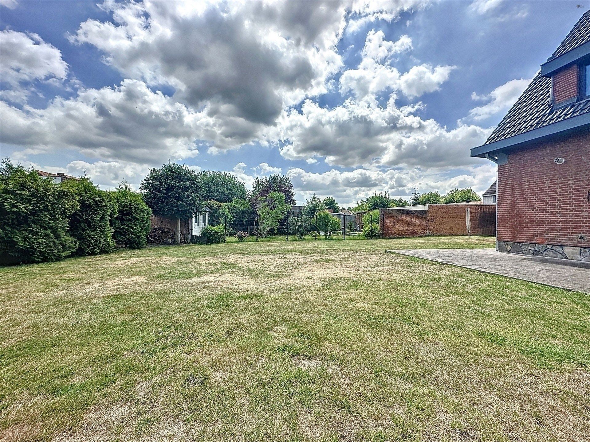 Instapklare woning met 4 slp en garage op perceel van 785m² foto 12