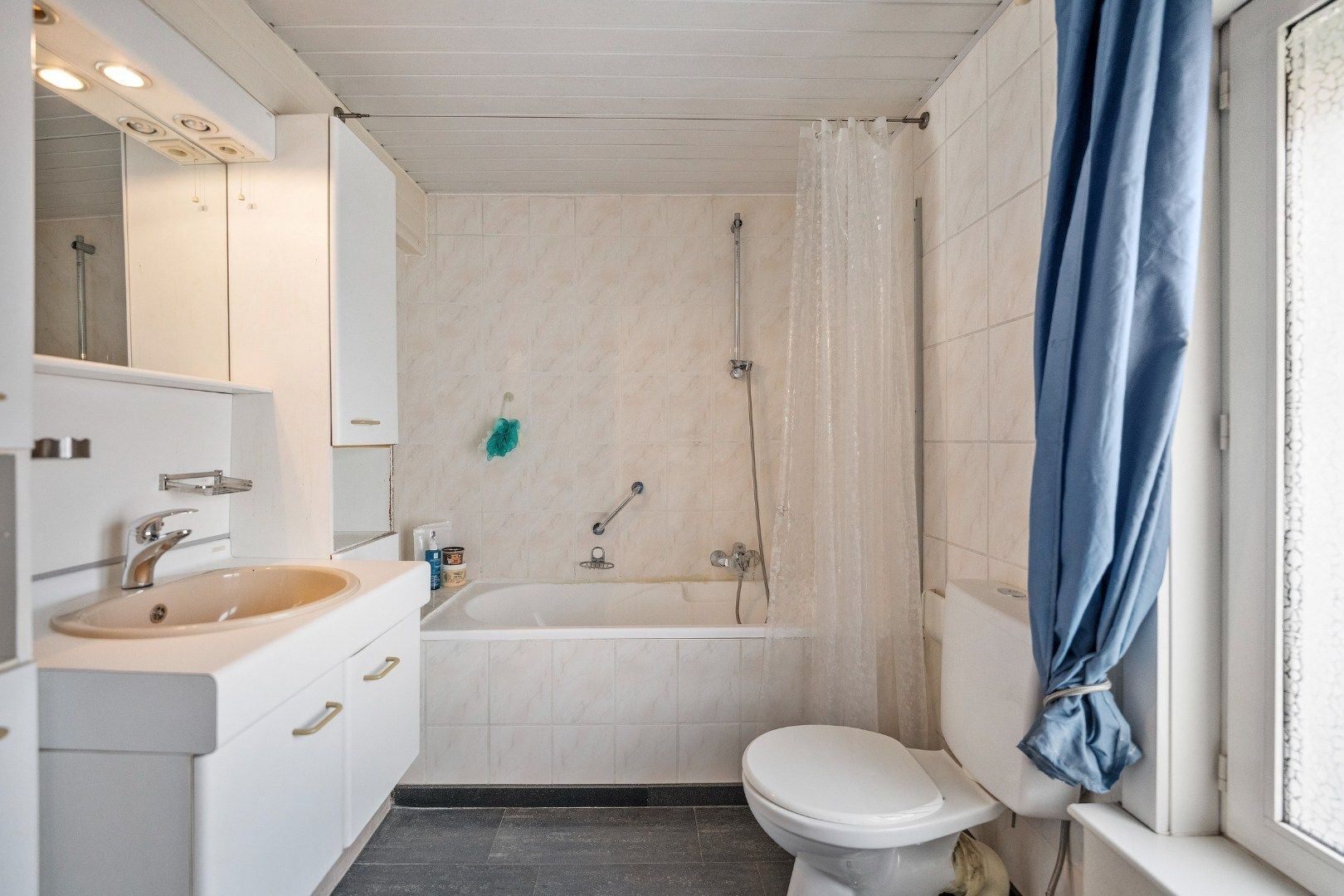 Gezellige woning met 4 slaapkamers en toffe stadstuin in Menen foto 10