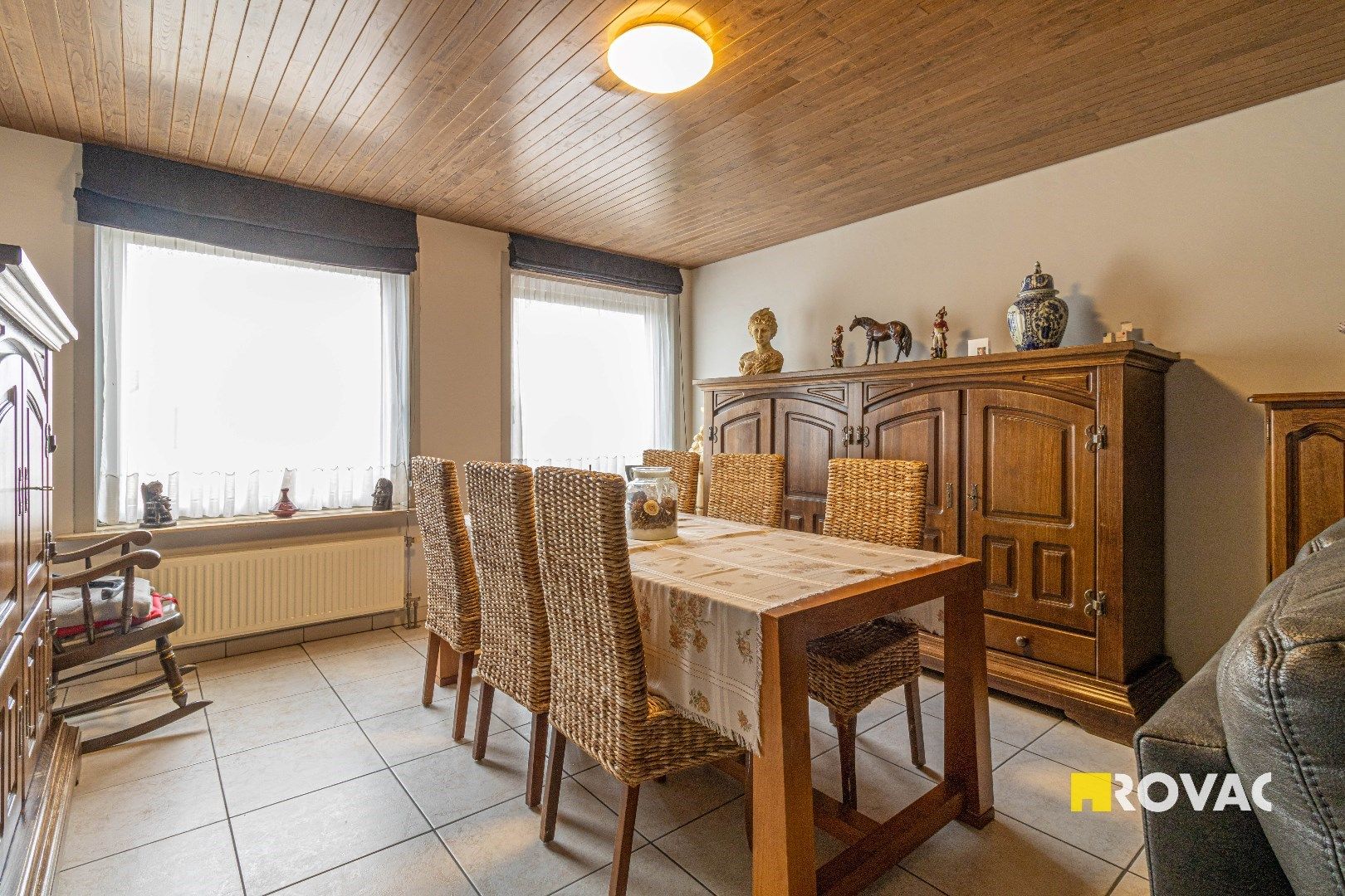 Appartement op de 1ste verdieping met 2 slaapkamers en garage foto {{pictureIndex}}
