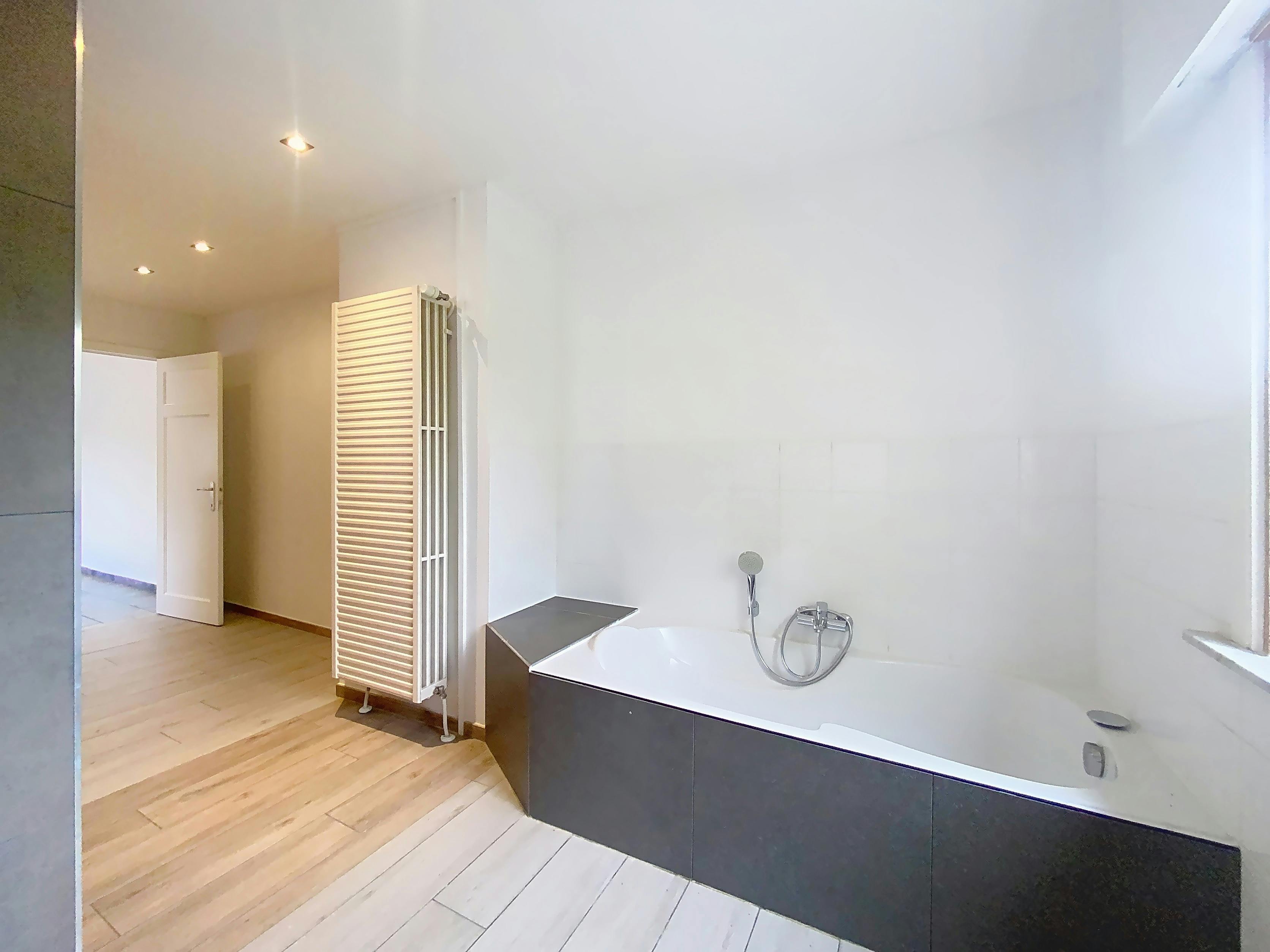 Ruime halfopen woning met 5 slaapkamers in Aalter foto 10