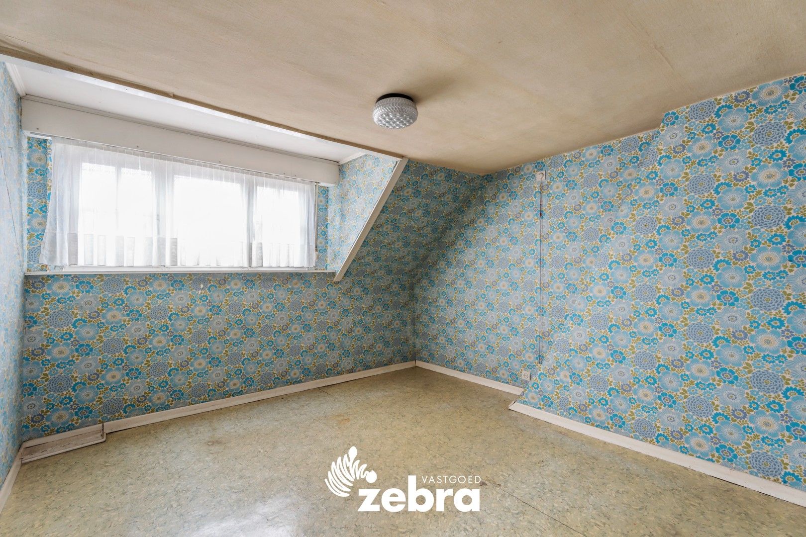 Te renoveren woning met 3 slaapkamers te Oostrozebeke! foto 13