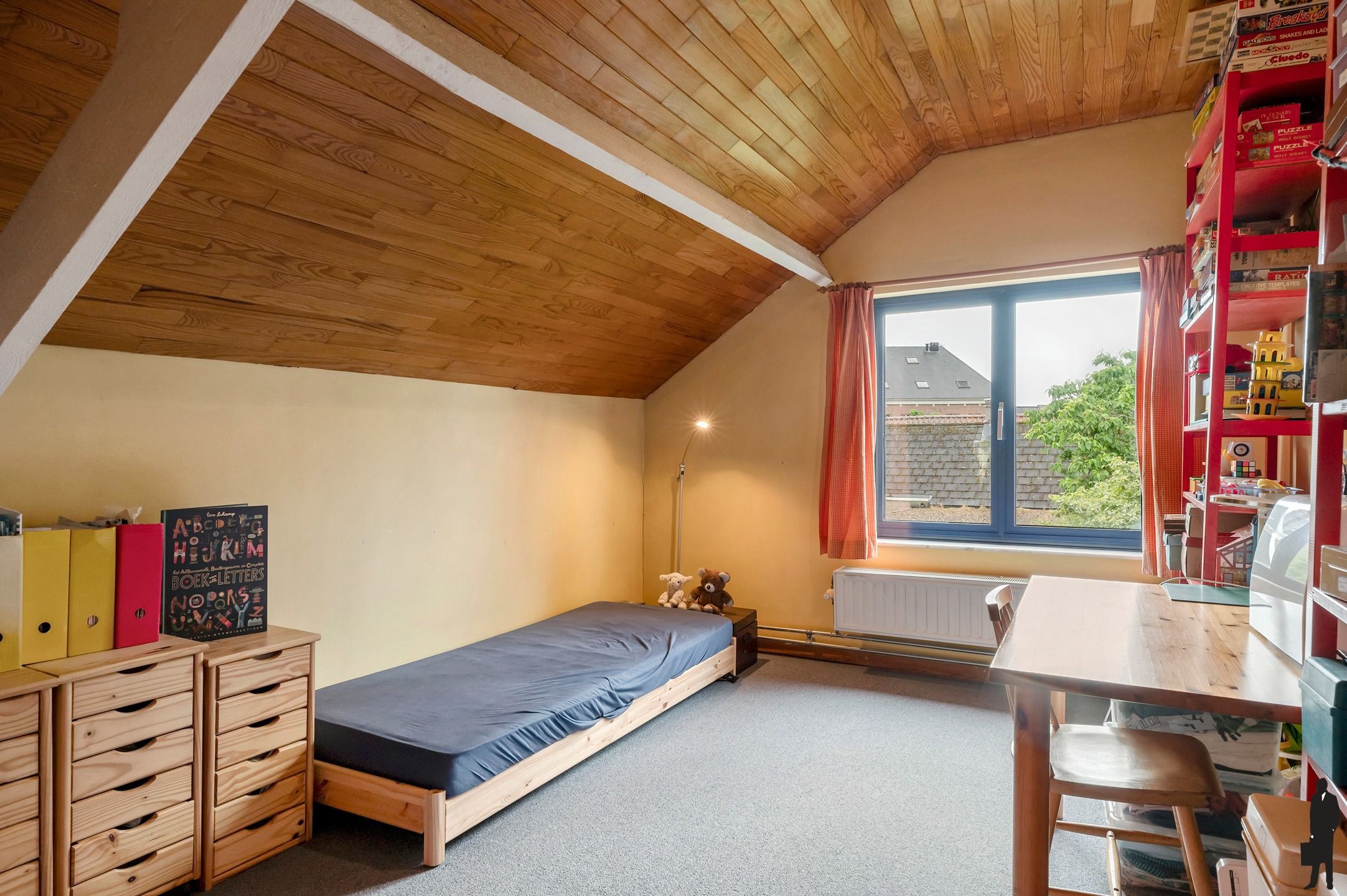 Ruime en rustig gelegen woning (ca. 230m²) met 4 slk’s, 2 badk, garage en stadstuin. foto 11