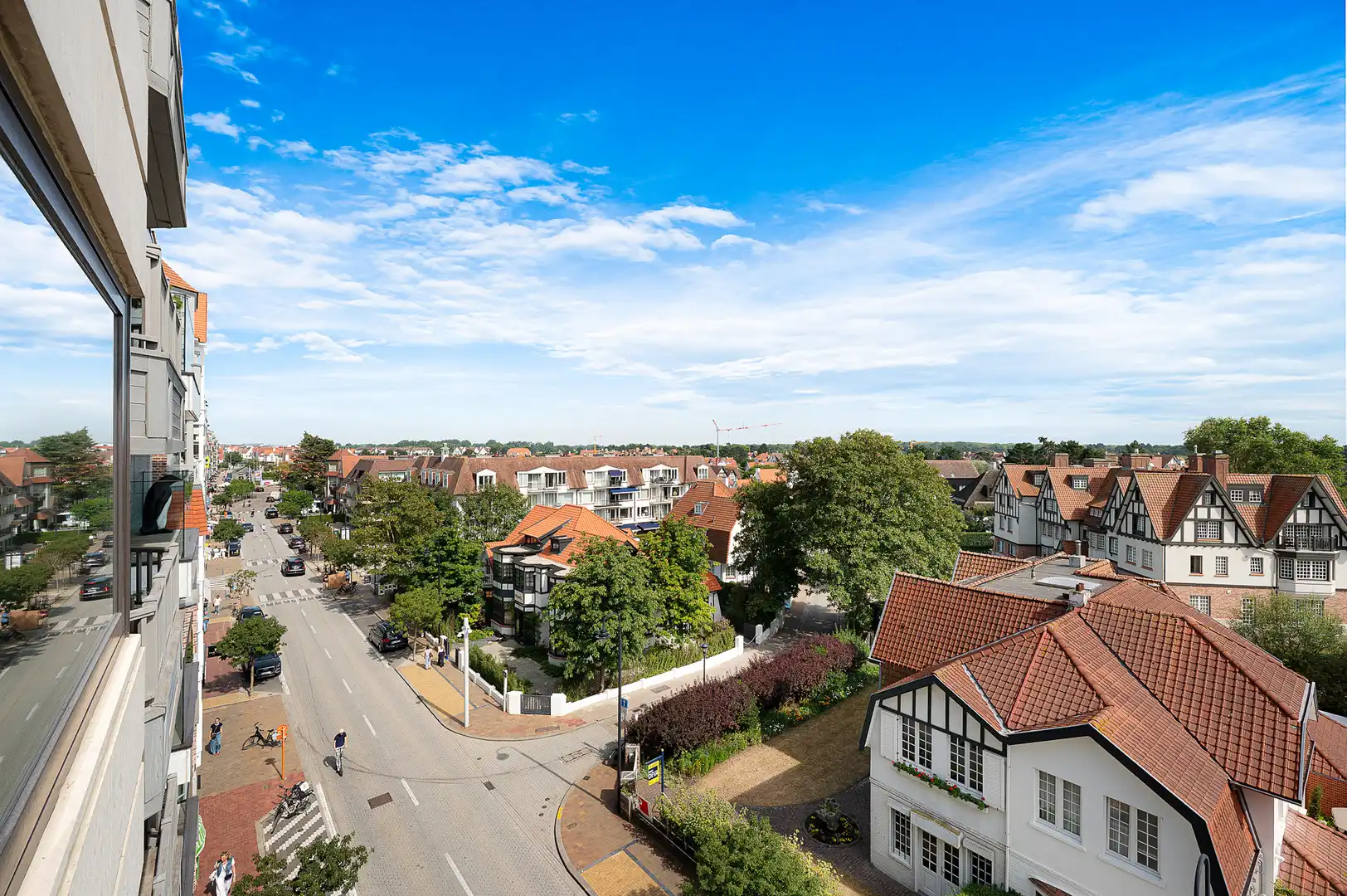 Instapklaar zuidgericht appartement met open zichten over het Zoute. foto 6