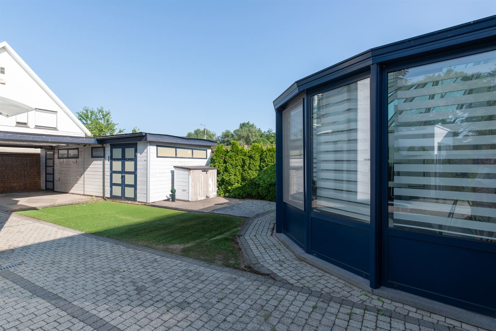 Instapklare gezinswoning met dubbele garage foto 11