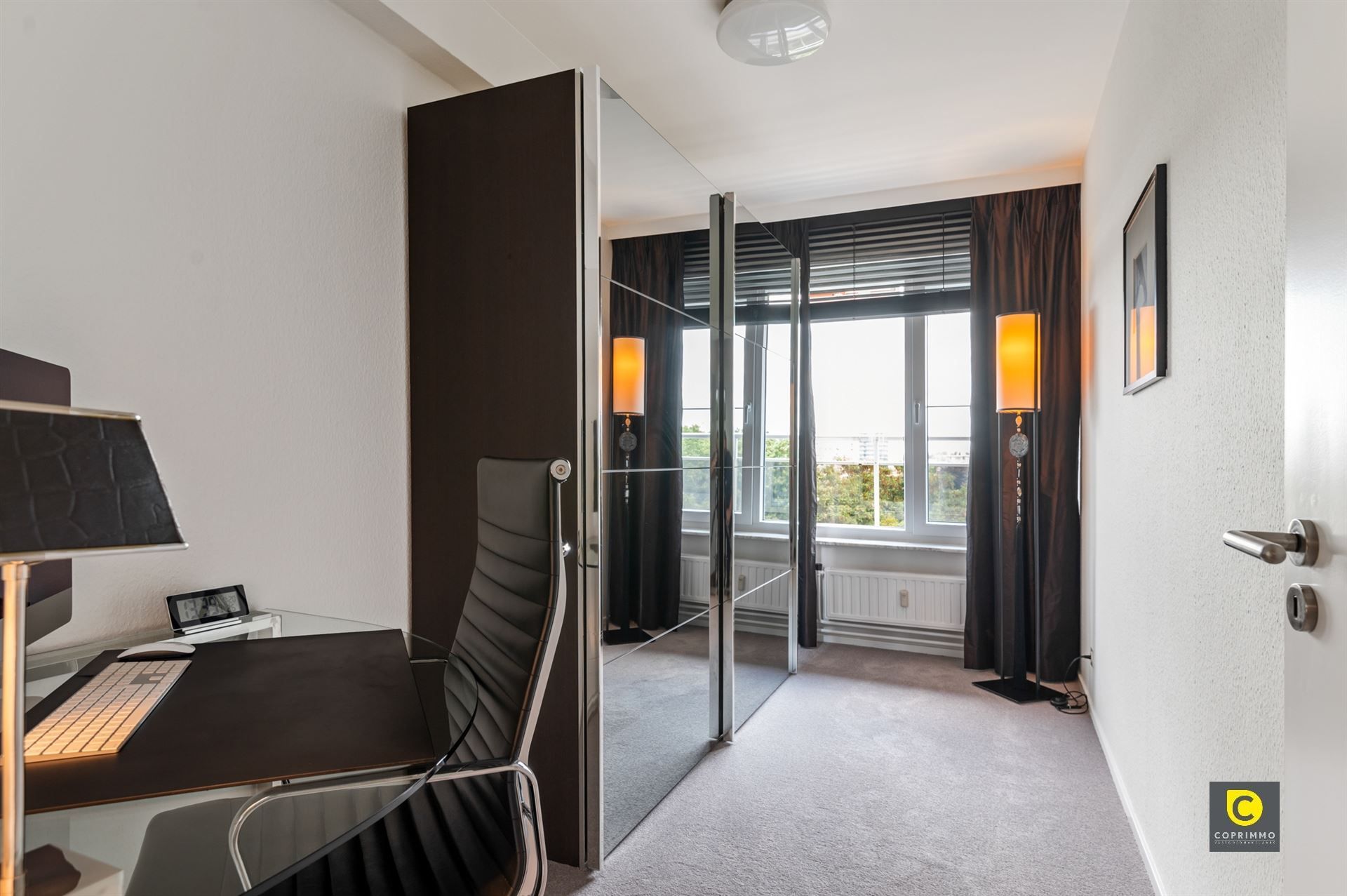 Prestigieus 2 slpk app met terras en staanplaats foto 6