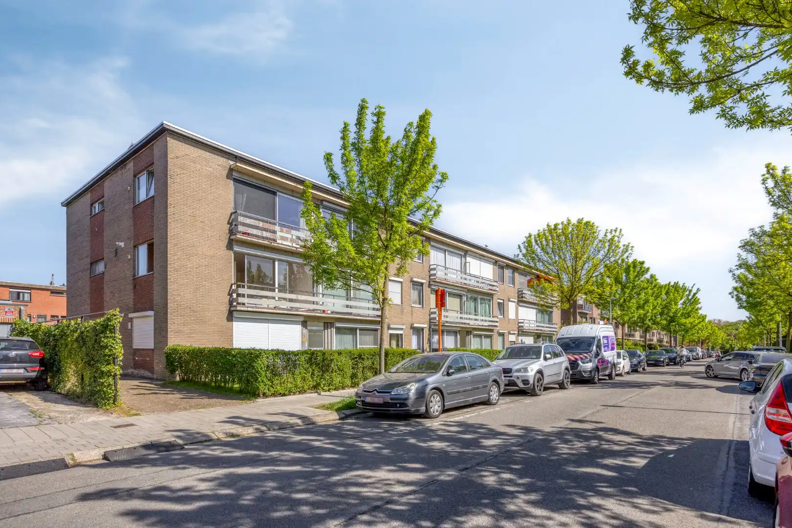 Hedendaags 2 slpk appartement met garage foto 20