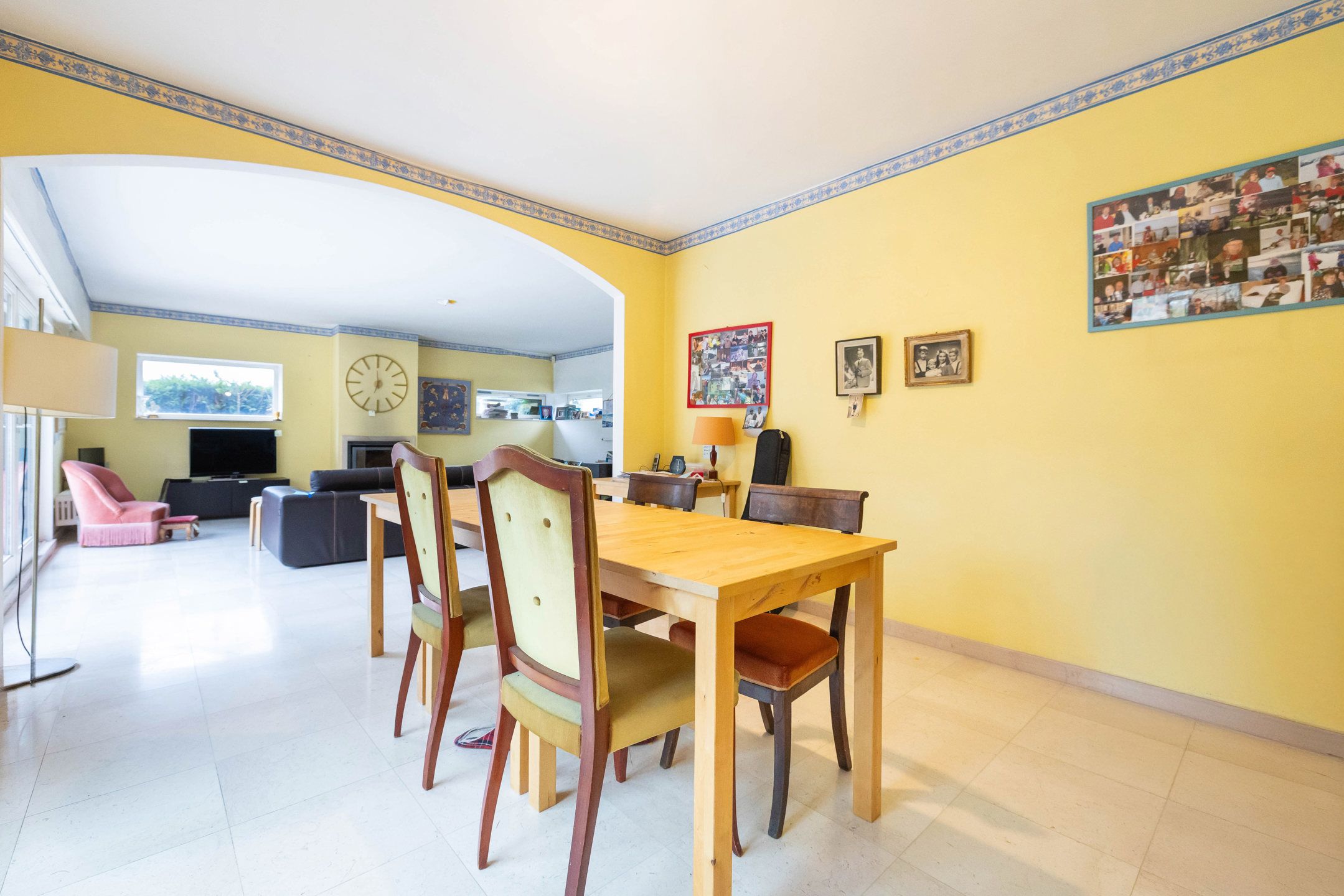 Te renoveren villa met groot potentieel foto 8