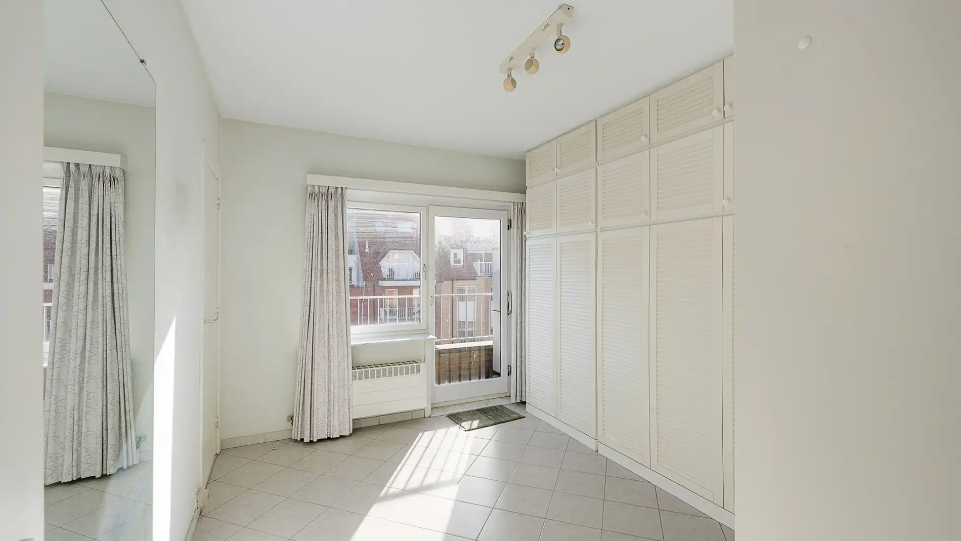 Penthouse te koop met ruim terras nabij het strand foto 14
