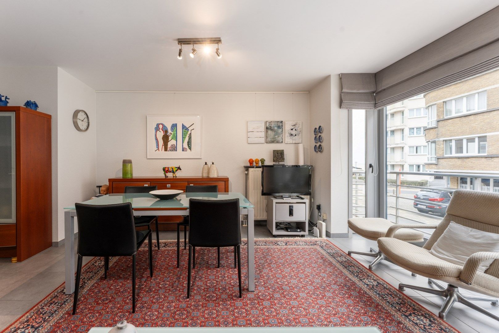 Prachtig 2 slaapkamer appartement met zijdelings zeezicht en ruim zongericht terras foto 4