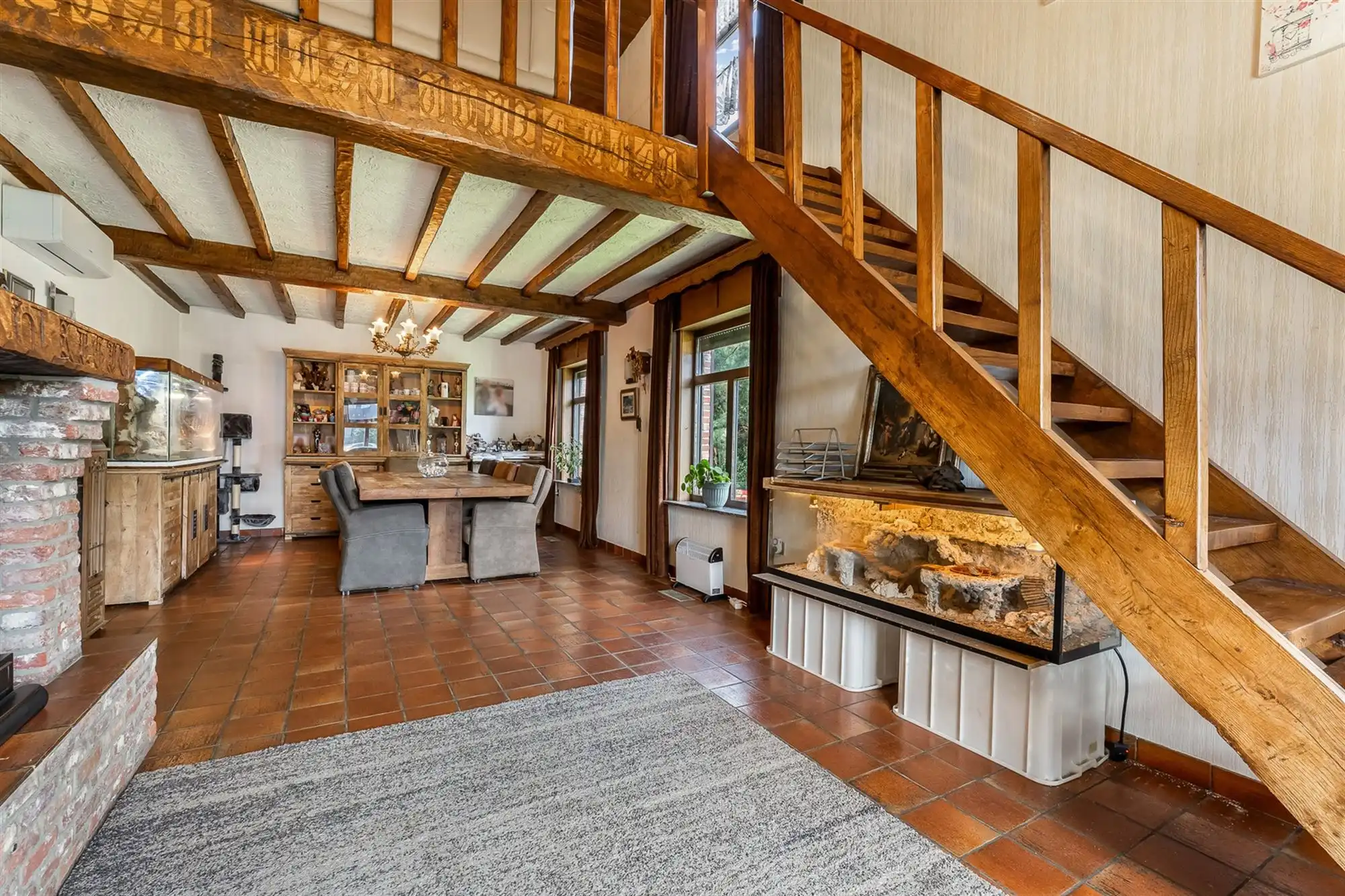 WONING MET POTENTIEEL (243M²) MET 4 SLAAPKAMERS EN RUIME TUIN (13A22CA) TE BERINGEN foto 4