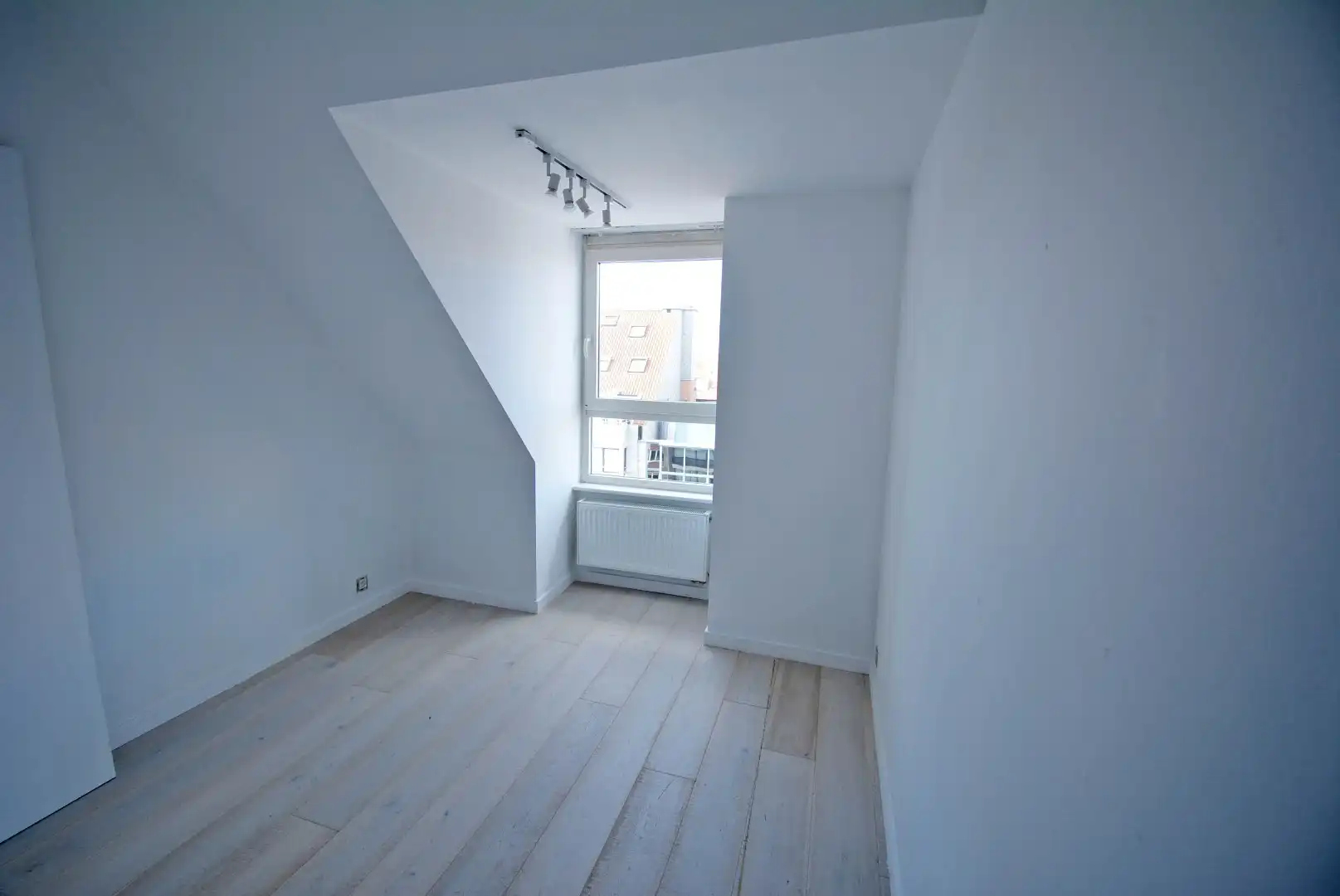 centraal gelegen duplex dak appt in recent gebouw  foto 12