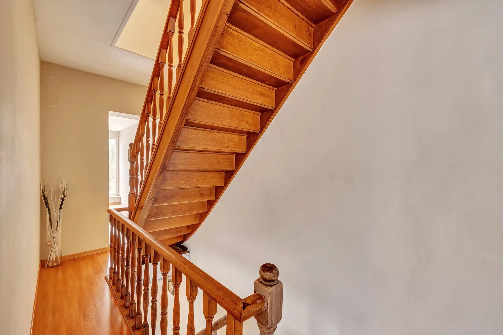 Instapklare woning met ruime garage foto 14