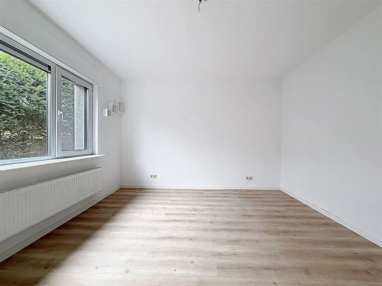 Ruime gerenoveerde woning, 5 slpks, 2 bdks, tuin, 11a 11ca  foto 47