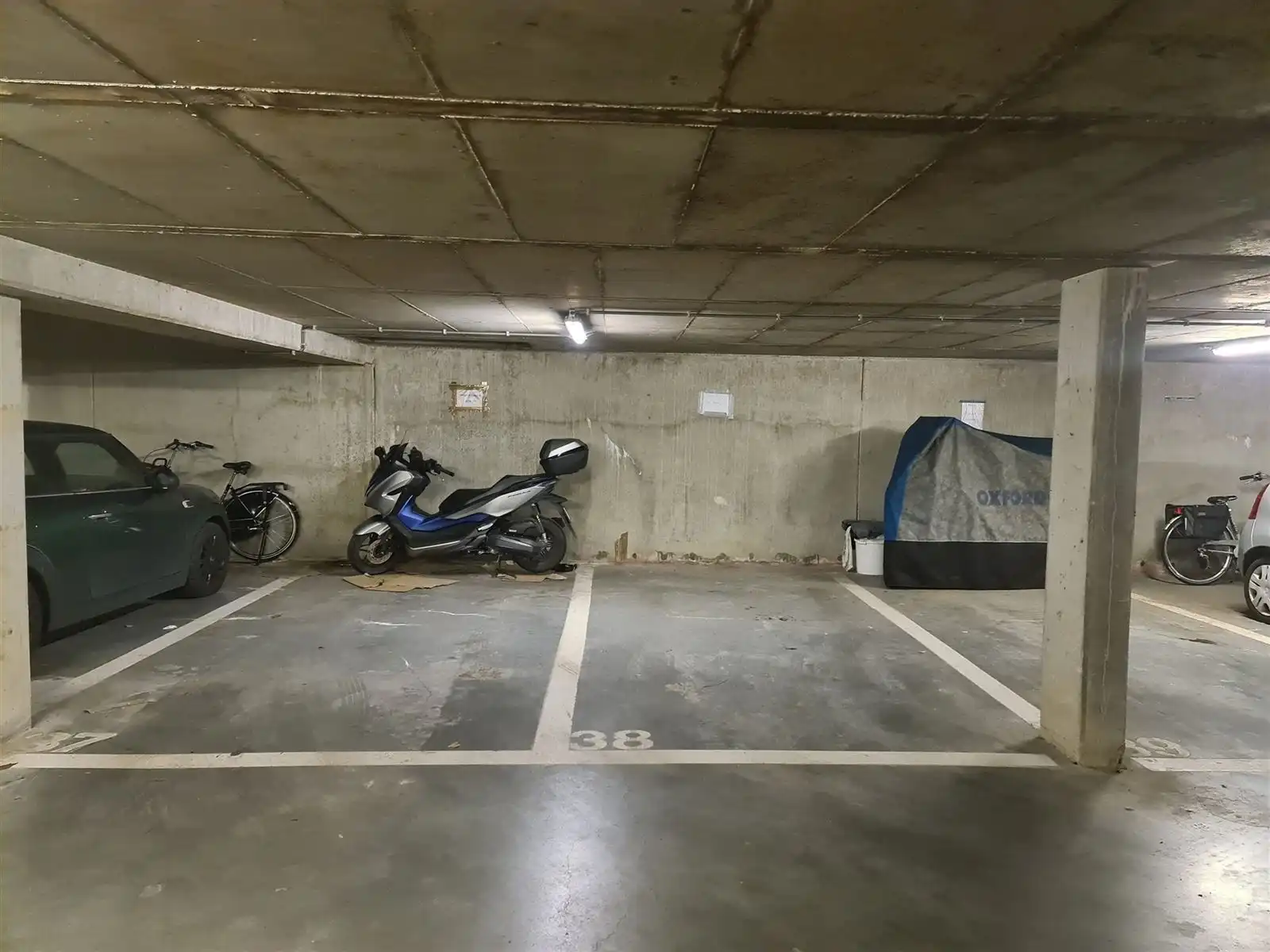 Ondergrondse autostaanplaats in centrum foto 2