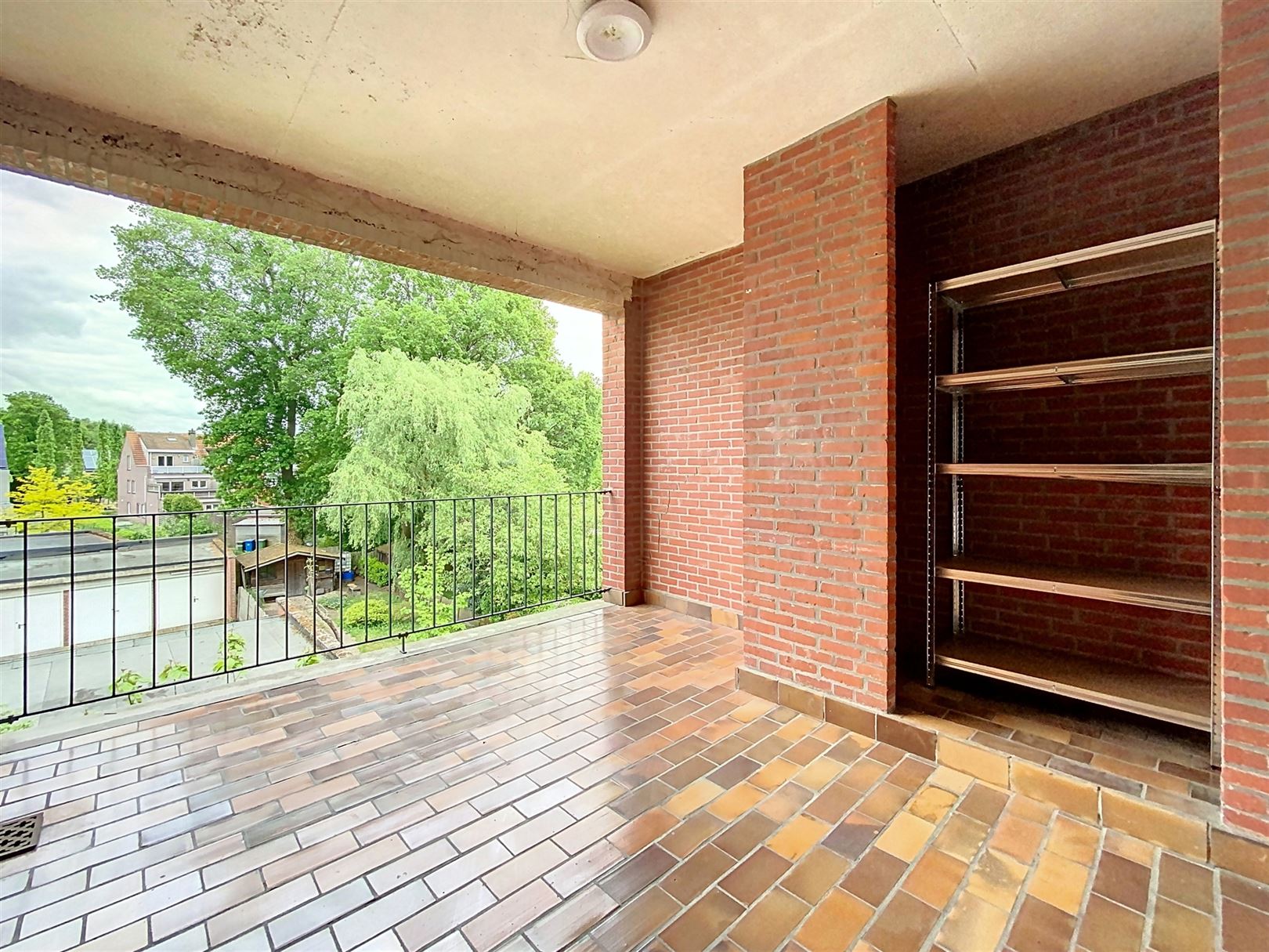 Instapklaar appartement met terras te Brasschaat  foto 12