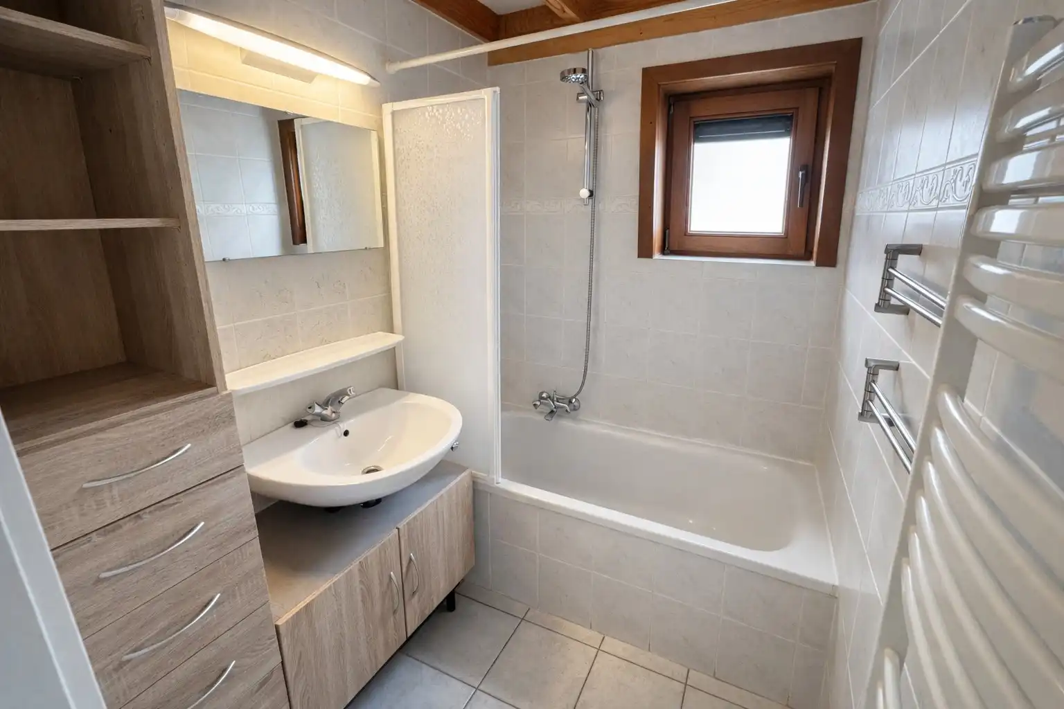 Charmante vakantiewoning met tuin en parking in rustige omgeving. foto 6