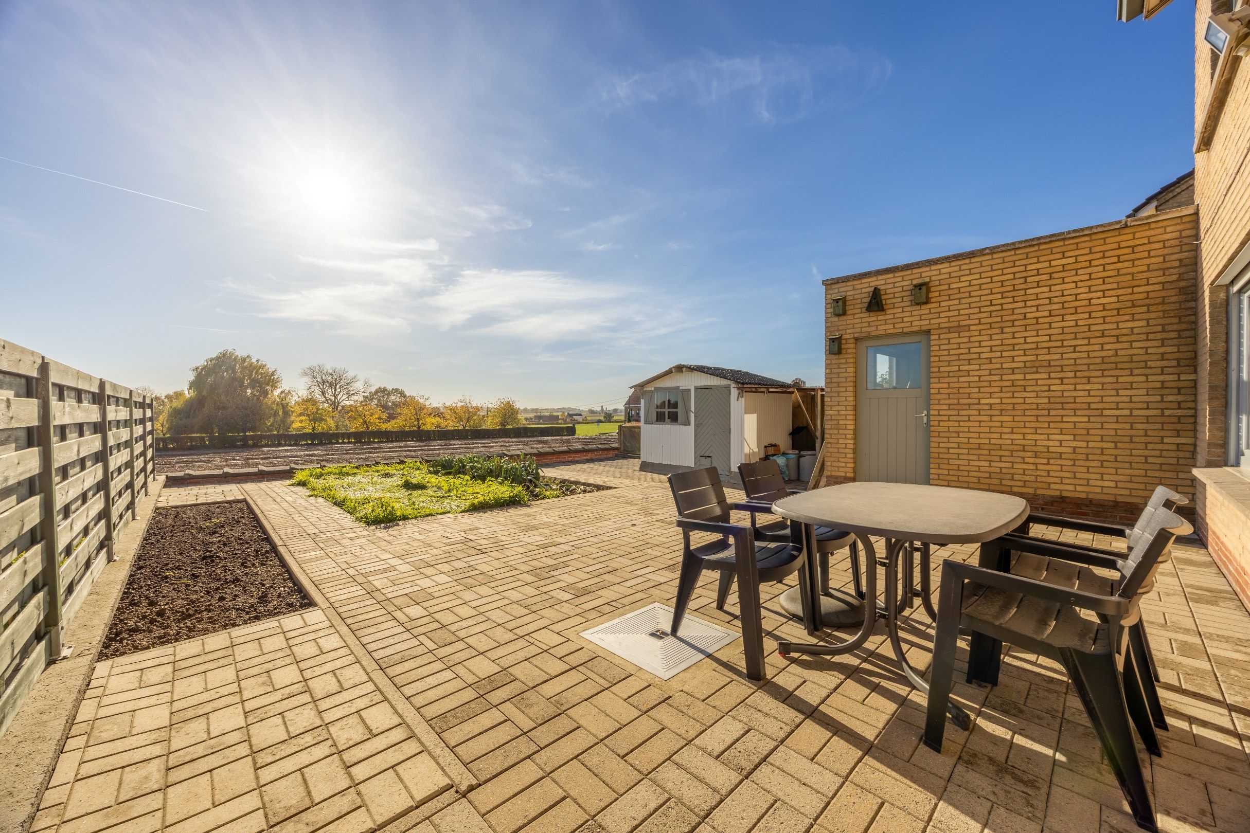 KLOEKE HOB MET DUBBELE GARAGE EN VERZICHT foto 7