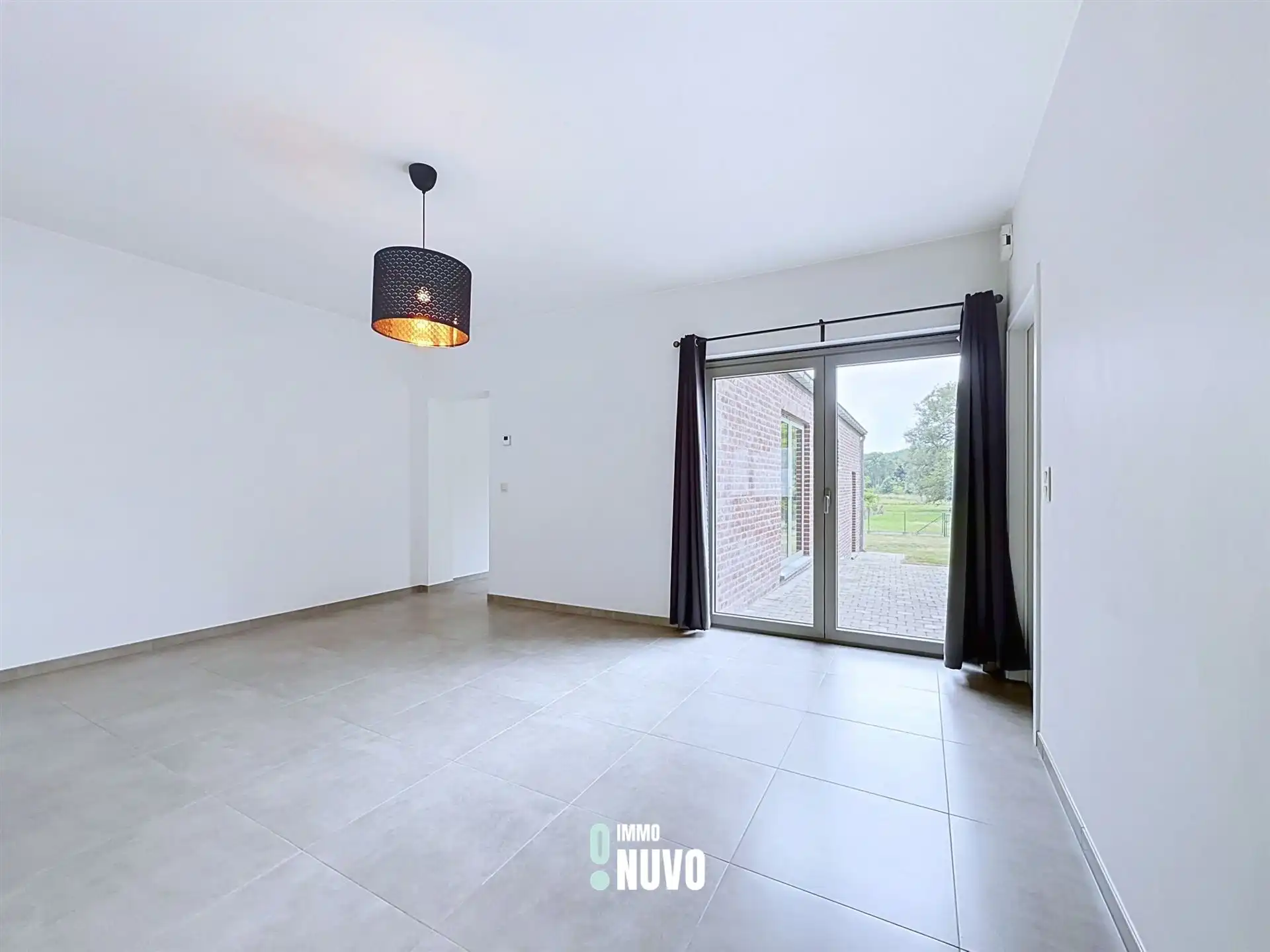 Gezinswoning met 3 slaapkamers, bureau, tuin en garage foto 5