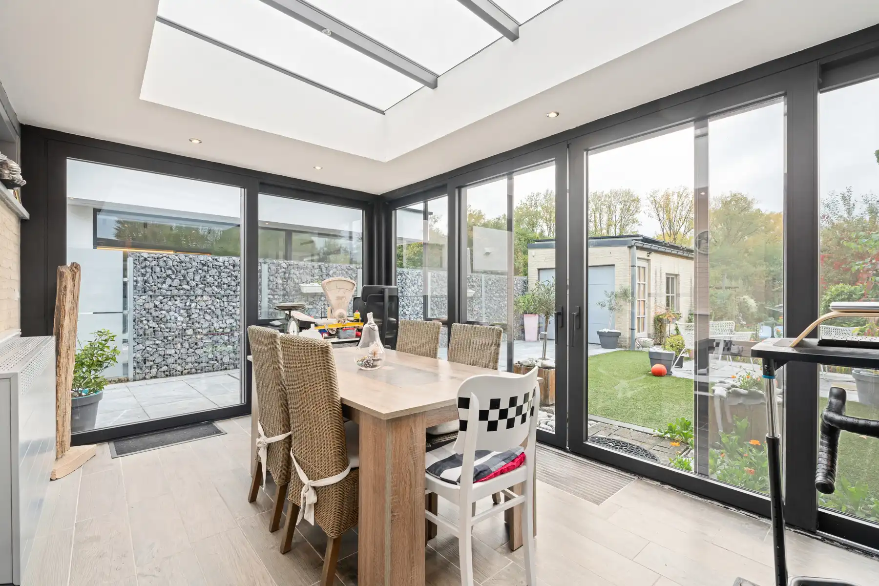 TE KOOP- instapklare woning met 3 slaapkamers en 2 badkamers foto 6