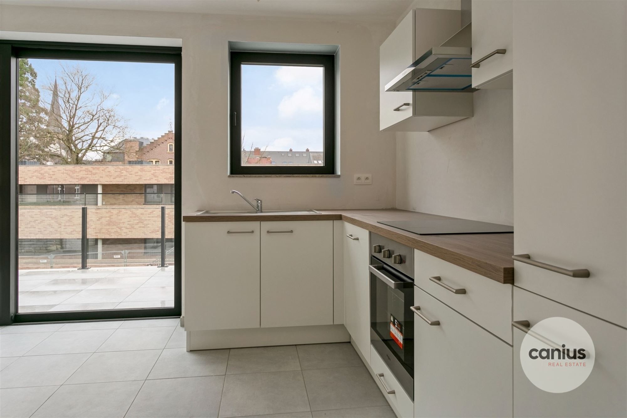 APPARTEMENT MET 2 SLPKS NABIJ HET CENTRUM foto 4