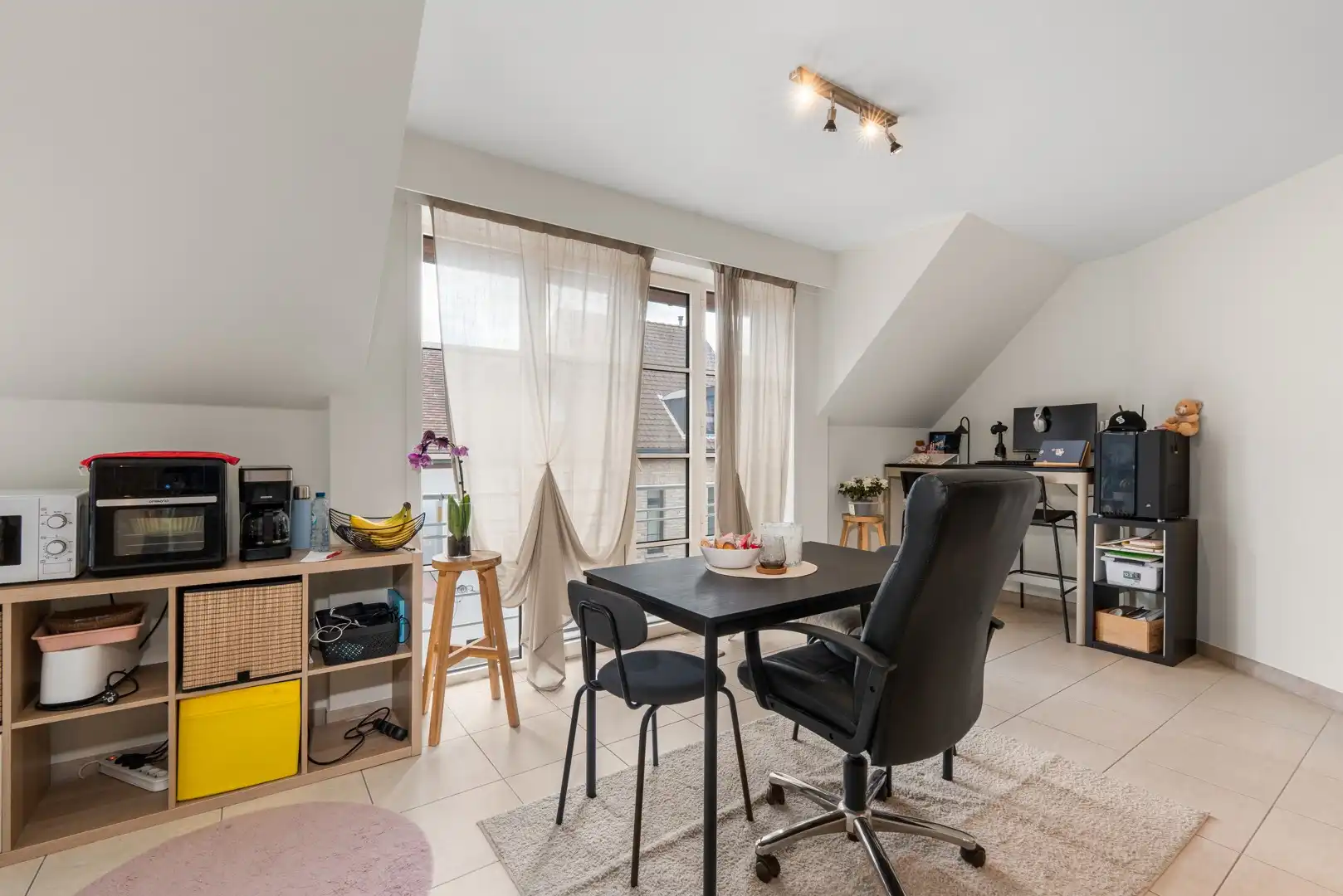 Lichtrijk 2 slaapkamer appartement op de tweede verdieping foto 10