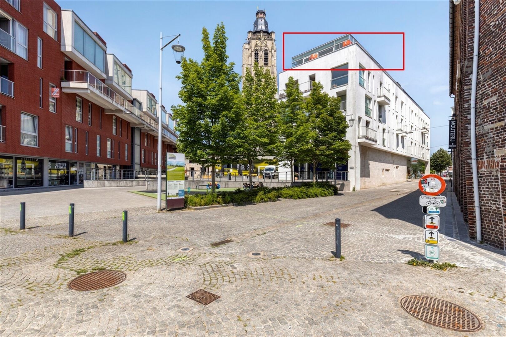 Ruime penthouse centrum Oudenaarde  foto {{pictureIndex}}