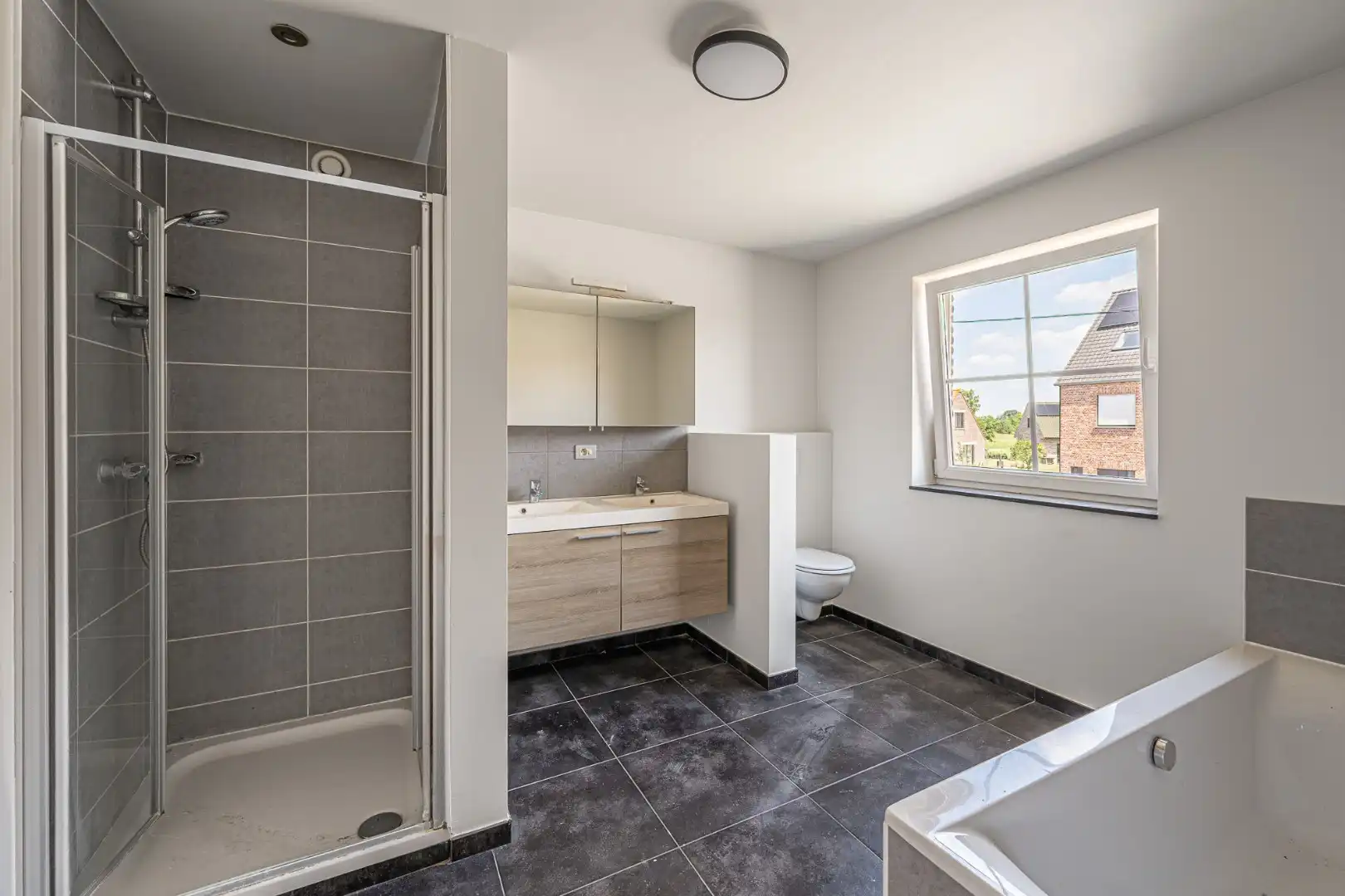 Instapklare woning met 3 slaapkamers, garage en zonnige tuin in Dadizele foto 14