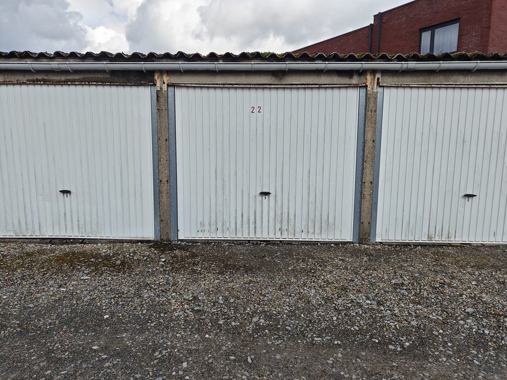 Garage te huur foto {{pictureIndex}}