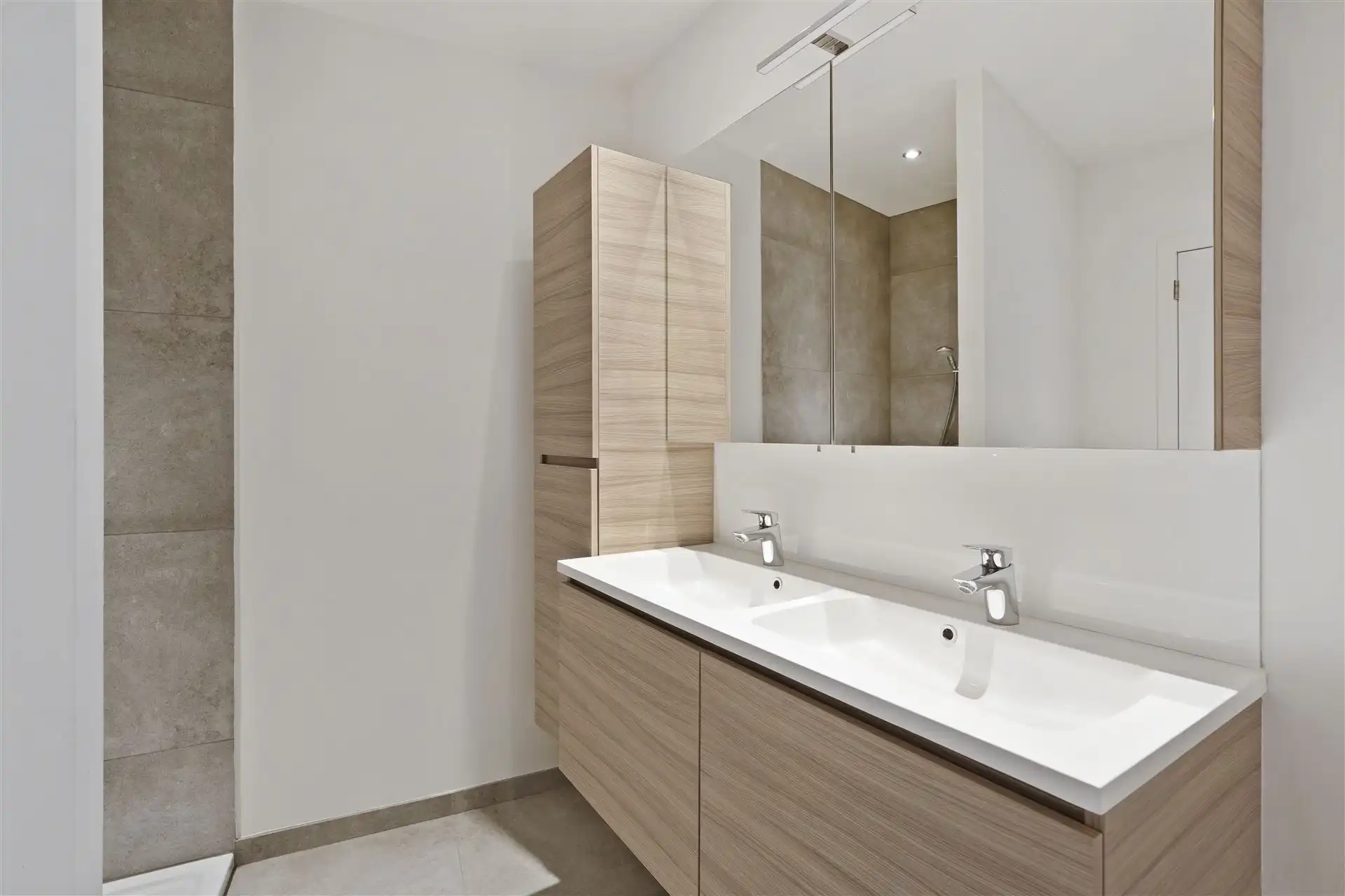 CENTRALE LIGGING / RUIME WONING foto 17