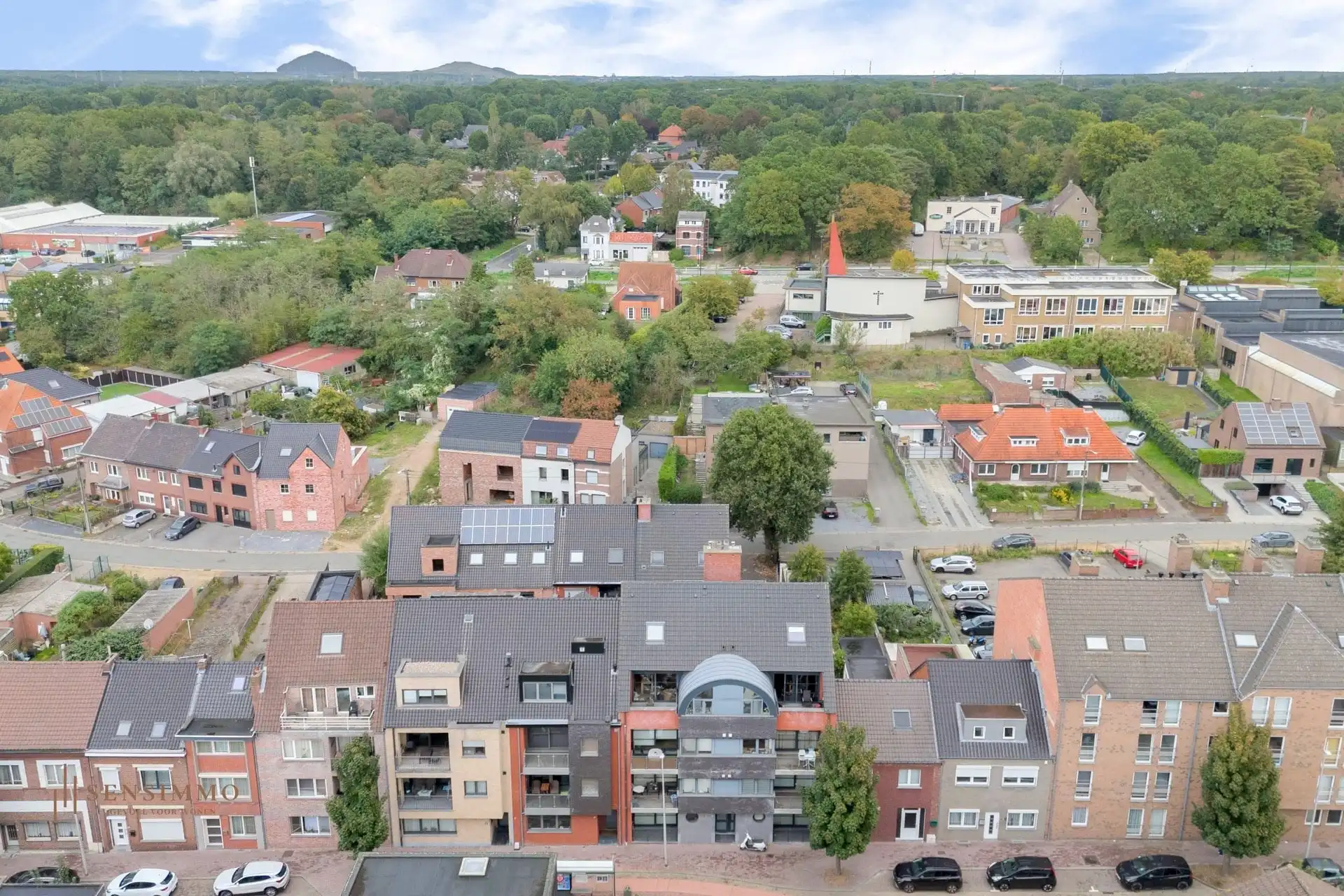 RUIM DUPLEX-APPARTEMENT VLAKBIJ CENTRUM MET 3 SLP, TERRAS, 2 AUTOSTAANPLAATSEN + 2 BERGINGEN foto 28