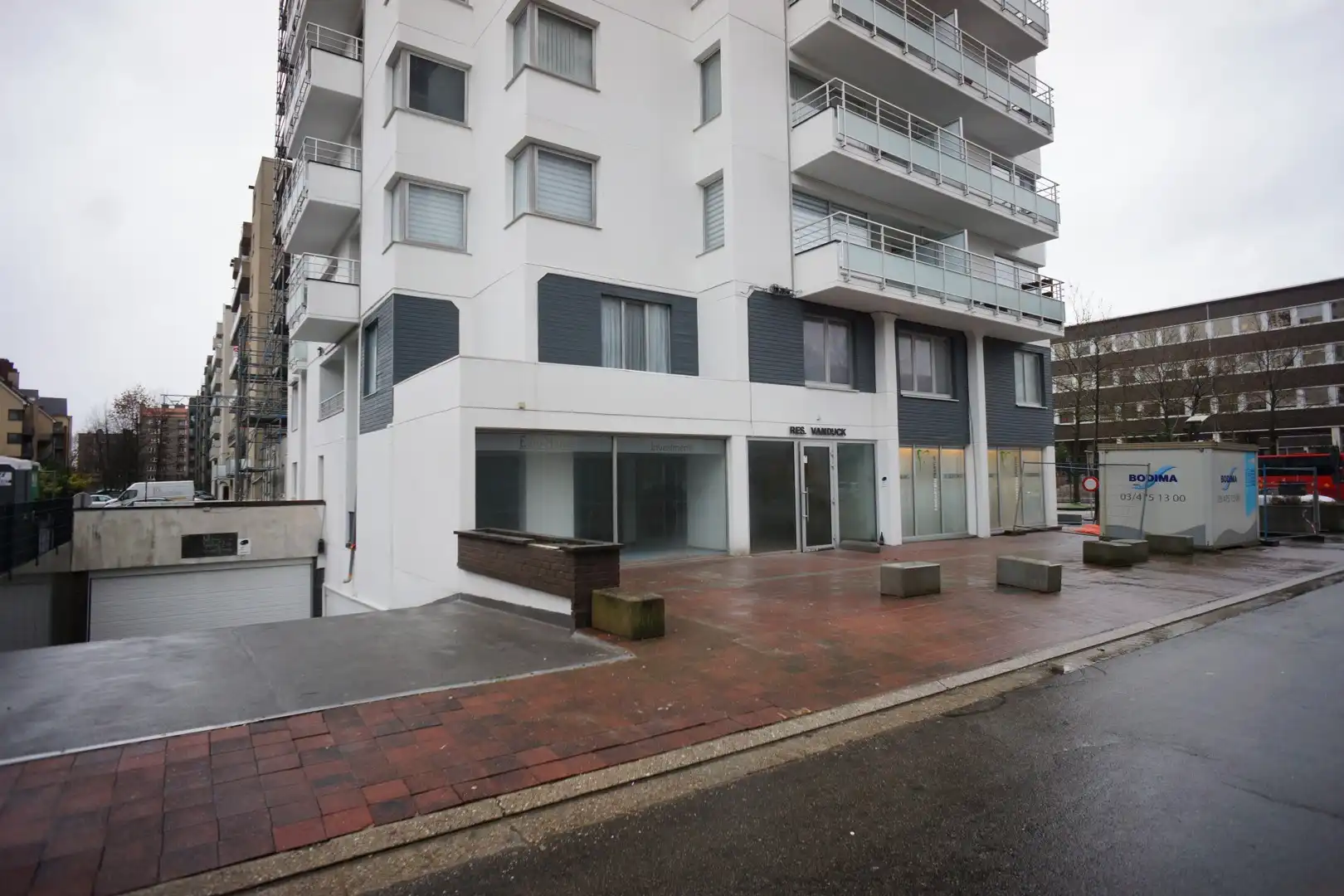 Kantoorruimte in centrum Genk foto {{pictureIndex}}