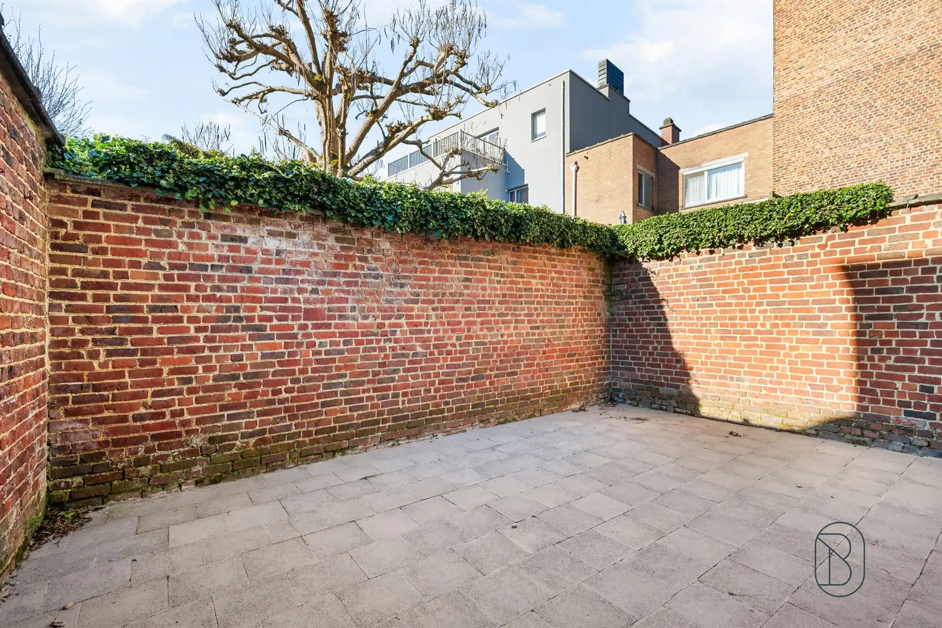 TOPgelegen opbrengsteigendom: 2 appartementen en garage. foto 3