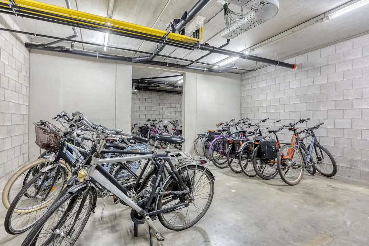 Jong en stijlvol appartement met westgericht terras, veel maatwerk en EPC-label A foto 18