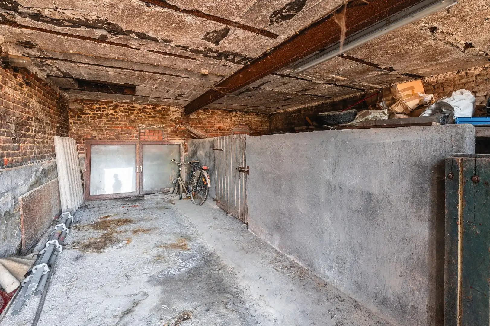 Alleenstaande woning van 291 m² met een loods van 473 m² en een schuur van 189 m² foto 30