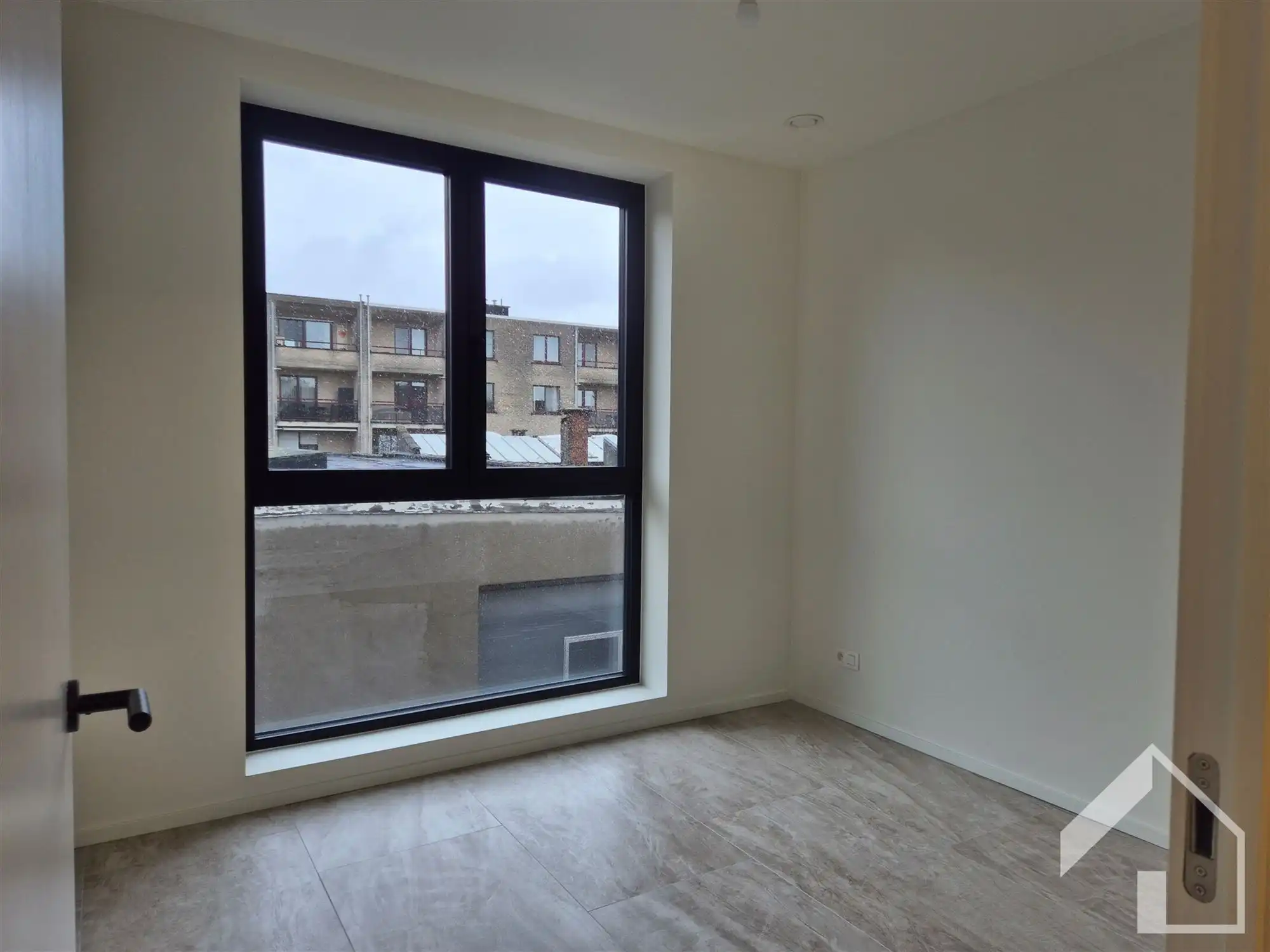 Nieuwbouw appartement op de 1ste verdieping met 2 slaapkamers, terras en lift  foto 15