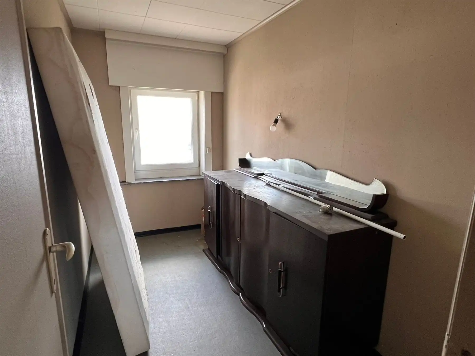 Ruime woning met 5 slaapkamers foto 13