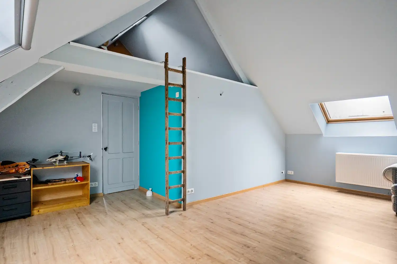 Zonevreemde woning met magazijn te Putte foto 21