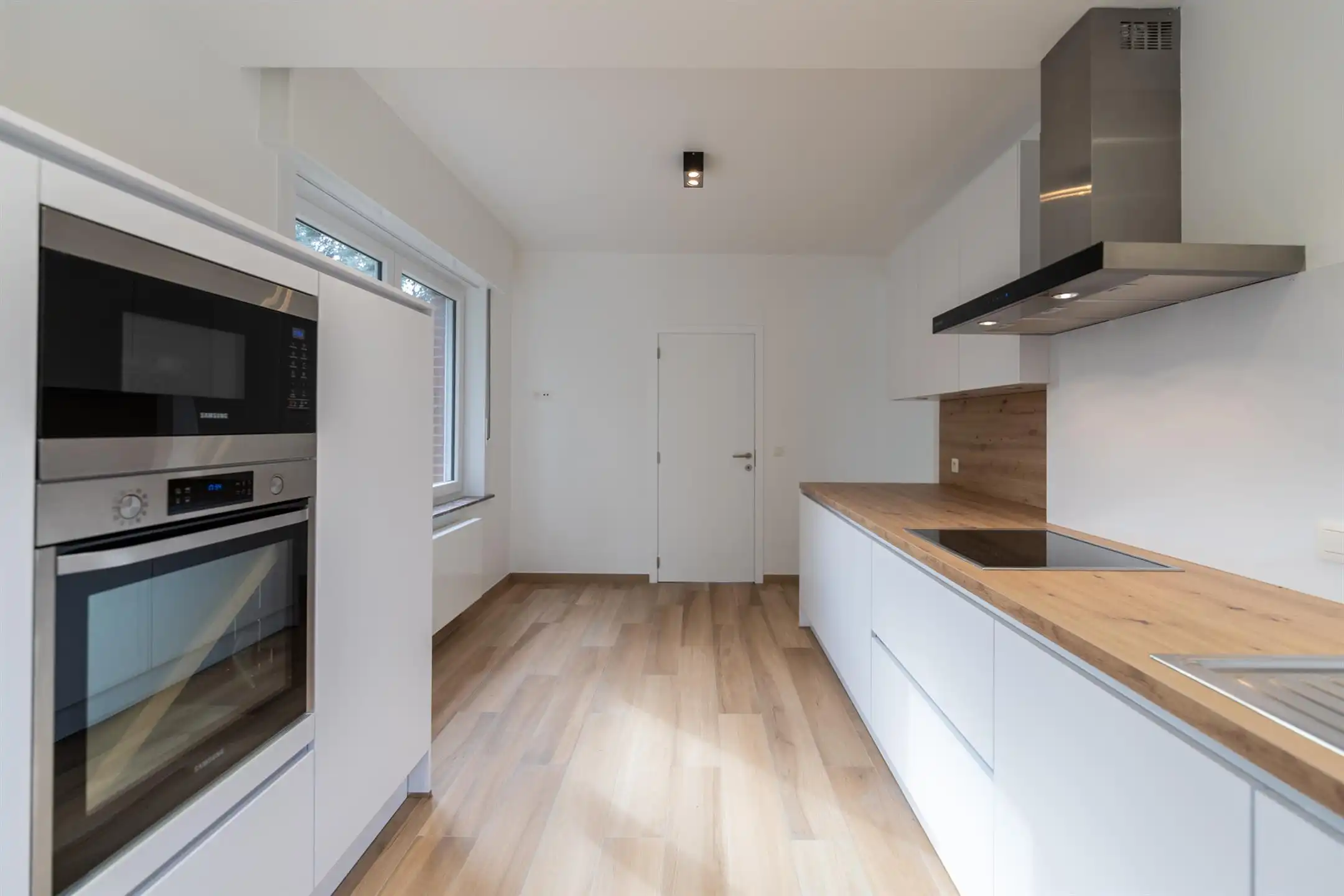 Mooie gerenoveerde woning met 3 slaapkamers foto 6