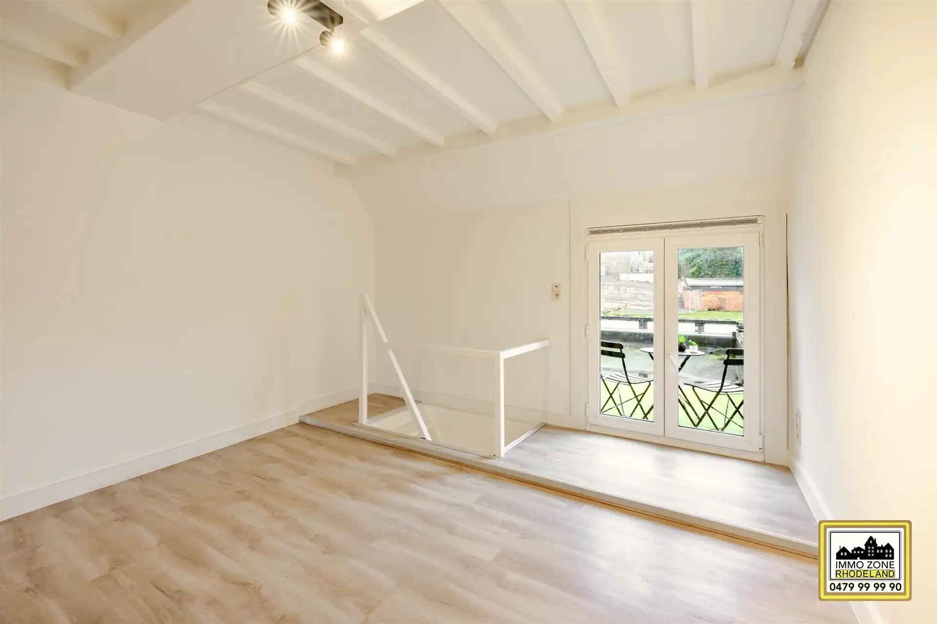 Knappe en uiterst instapklare starterswoning foto 13