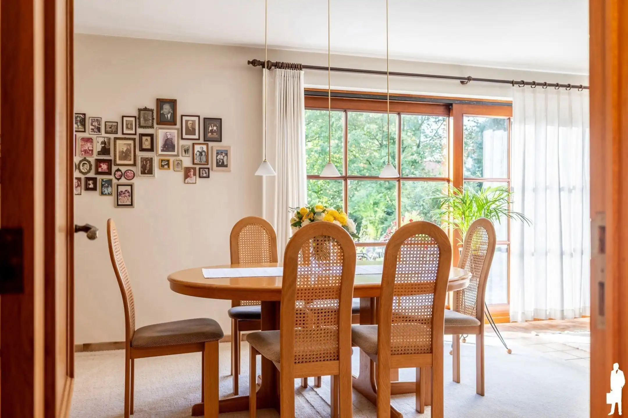 Villa - uitzonderlijke ligging; nabij Nederl.- uiteinde wijk foto 4