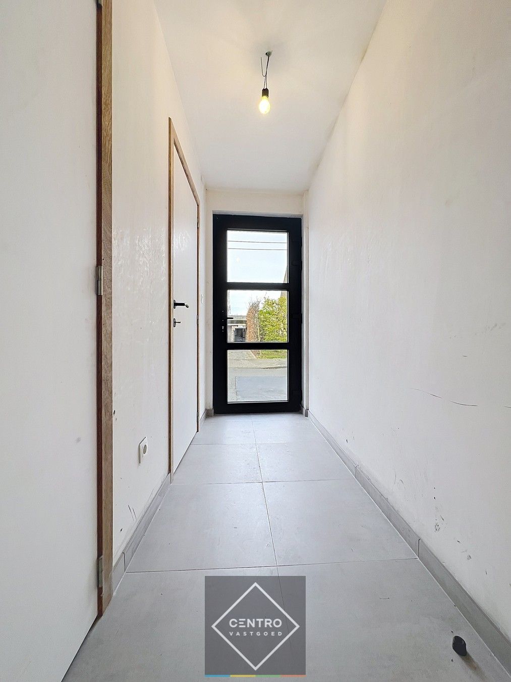 TOPAANBOD, halfopen  NB-woning met 3 slpks, ZUIDger. tuin, GARAGE én ZONNEPANELEN! foto 8