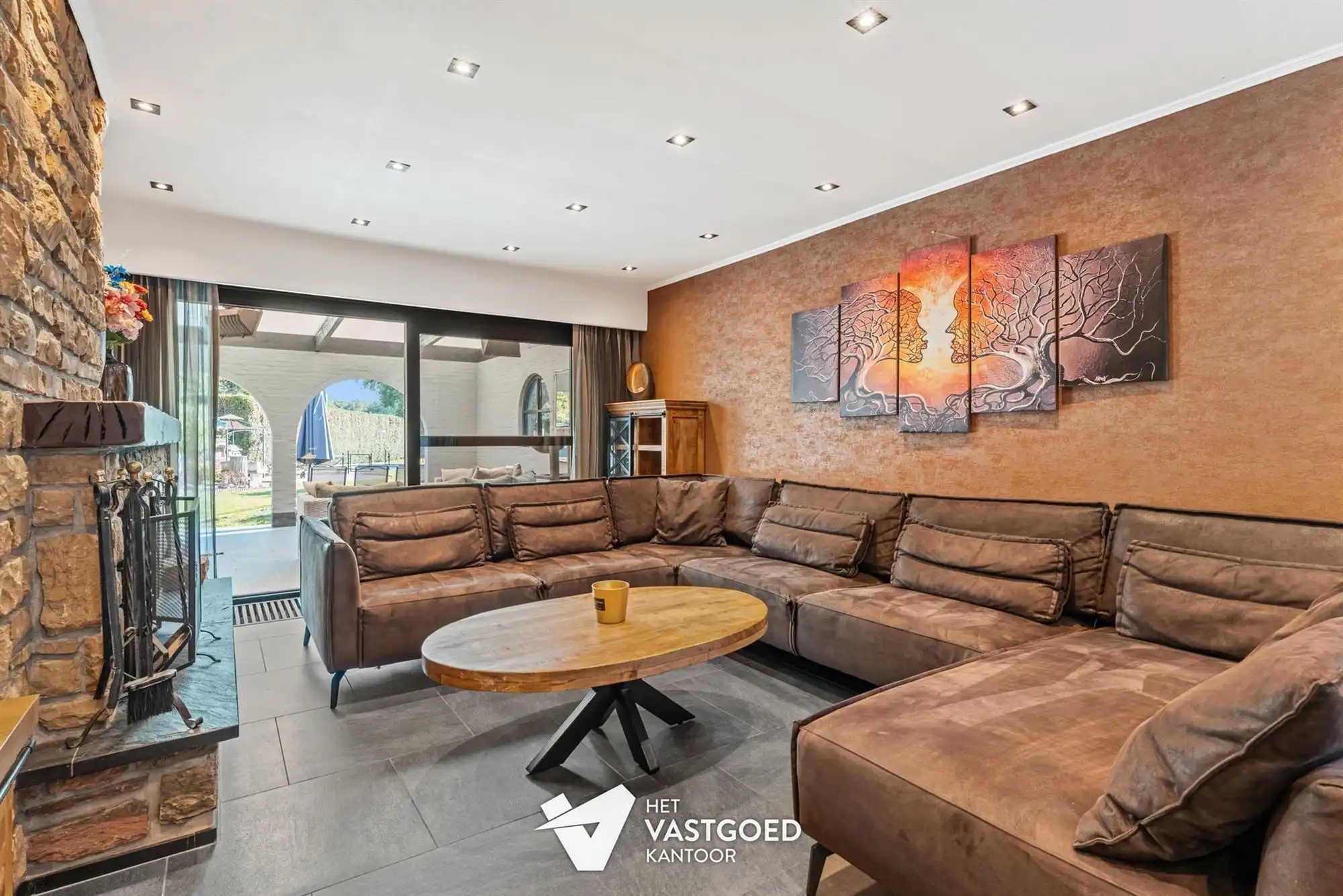 ZEER RUIME, GERENOVEERDE WONING OP TOP-LIGGING! foto 4