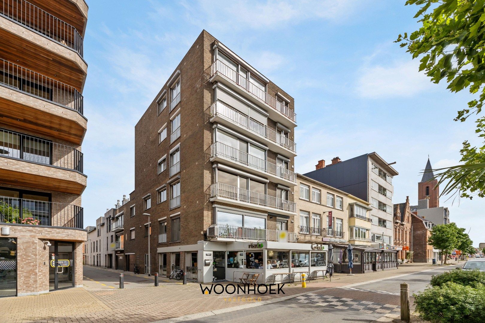 Residentieel gelegen appartement aan de Markt te Zelzate foto {{pictureIndex}}