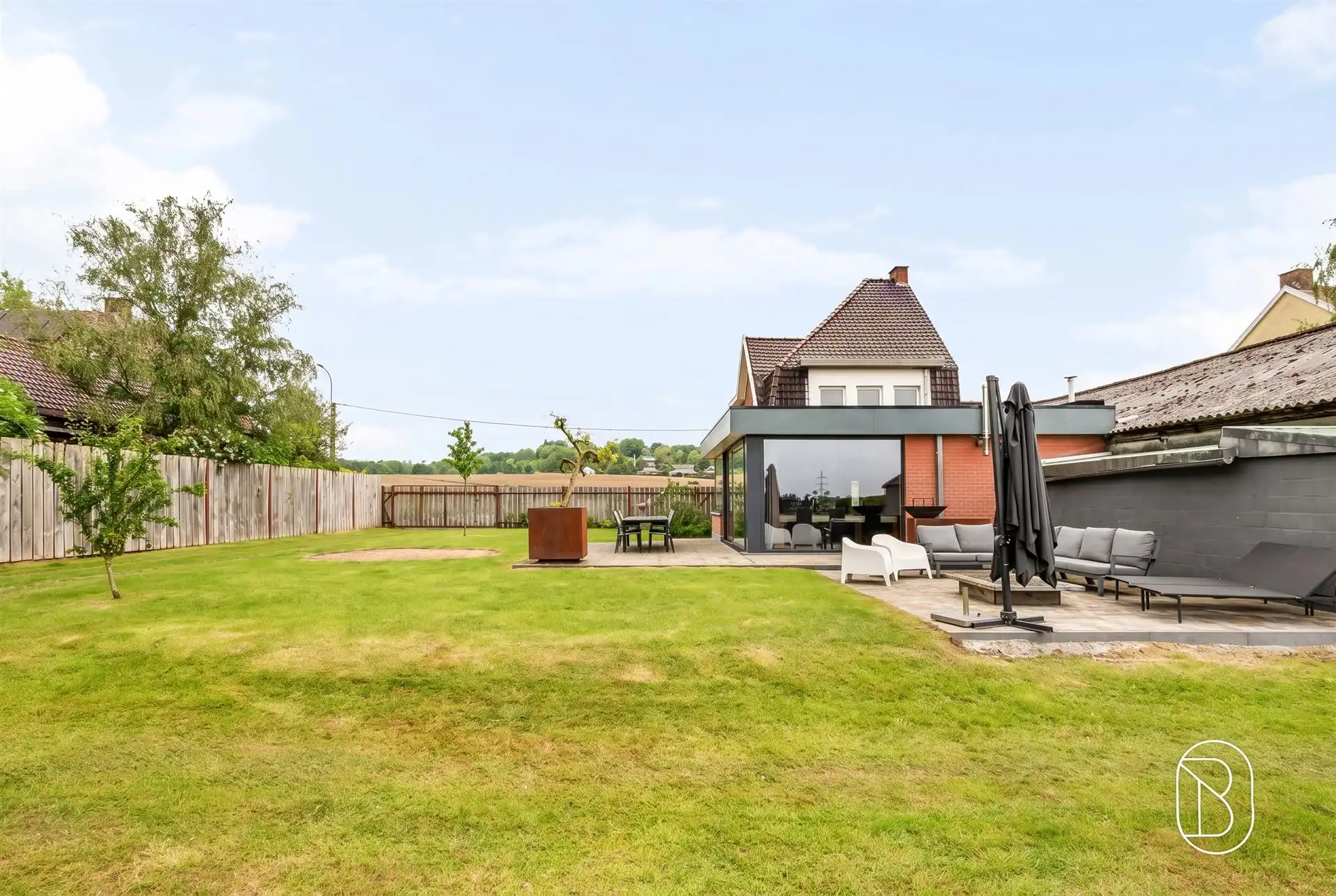 Instapklare woning met loods van 240 m² op topligging foto 18