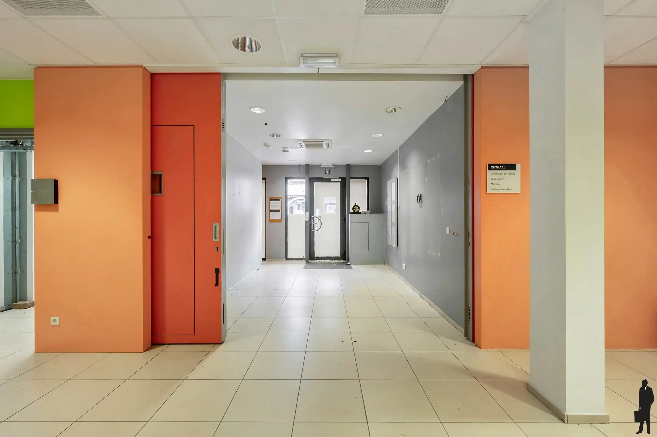  Commercieel Gelijkvloers in het Hart van Westmalle  foto 4