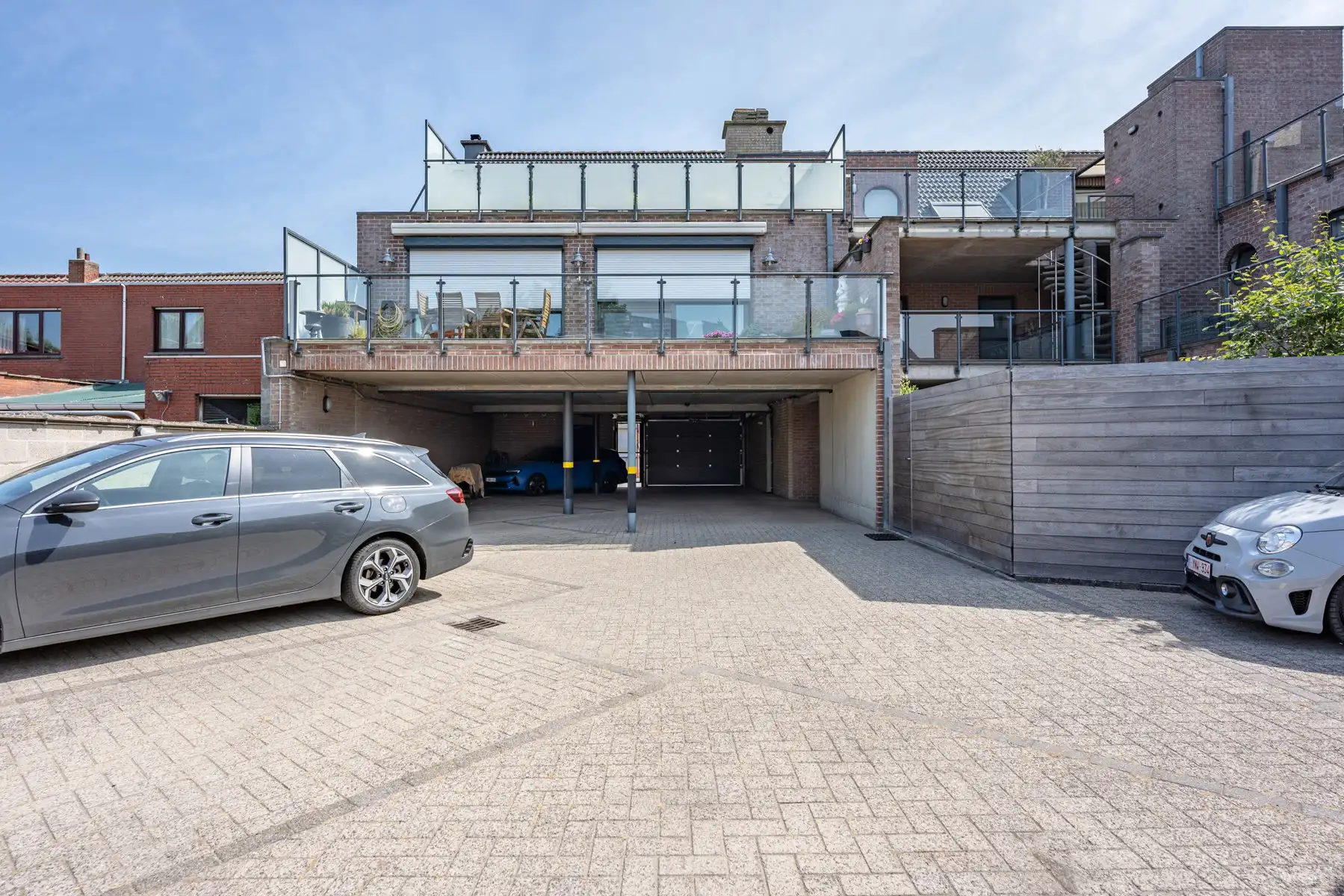 Instapklaar appartement, groot terras, staanplaats en lift! foto 14