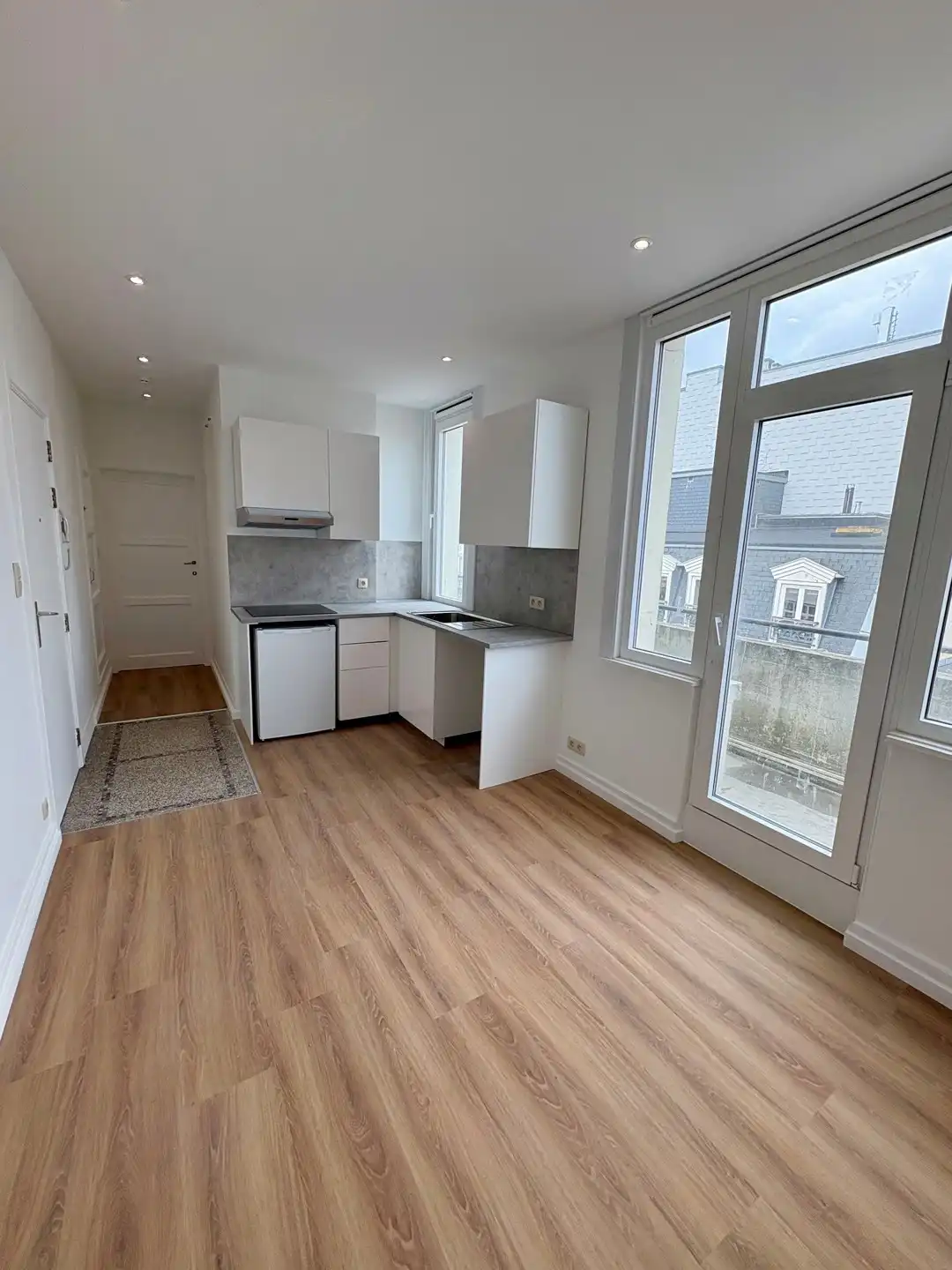 Gerenoveerd appartement met 1 slaapkamer! foto 2