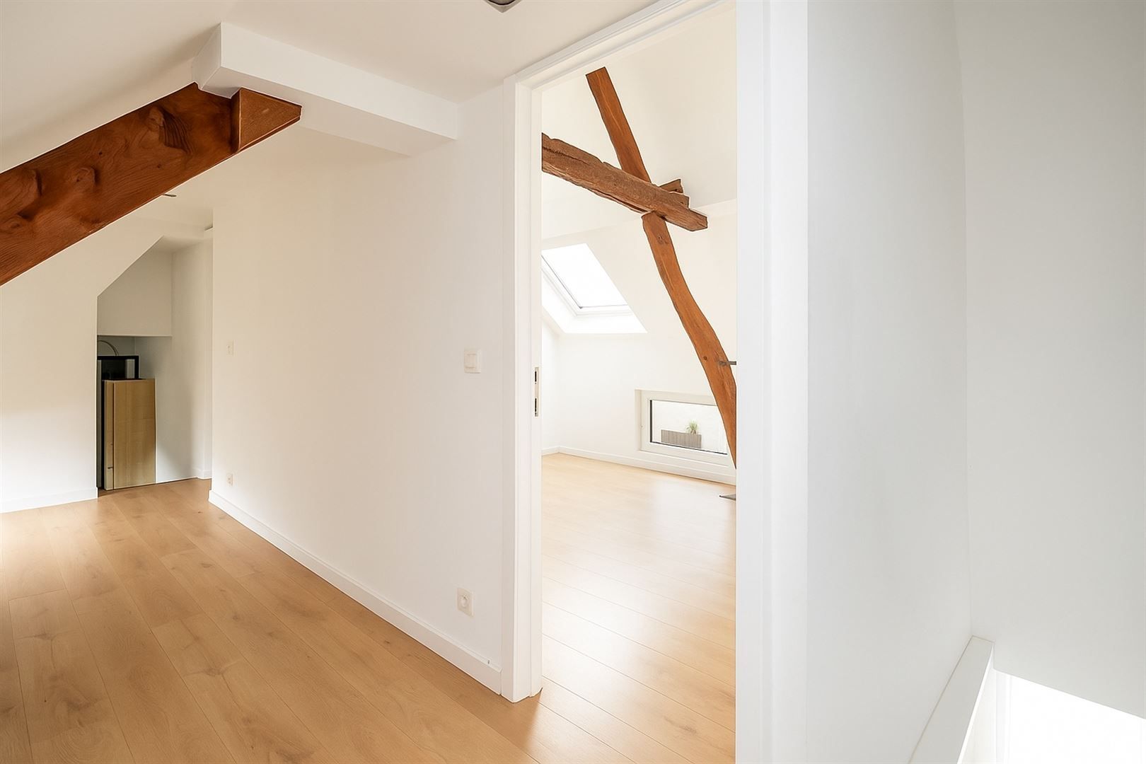 Fijn , recente  gerenoveerde starterswoning met  2 slaapkamers in doodlopend straatje. foto 9