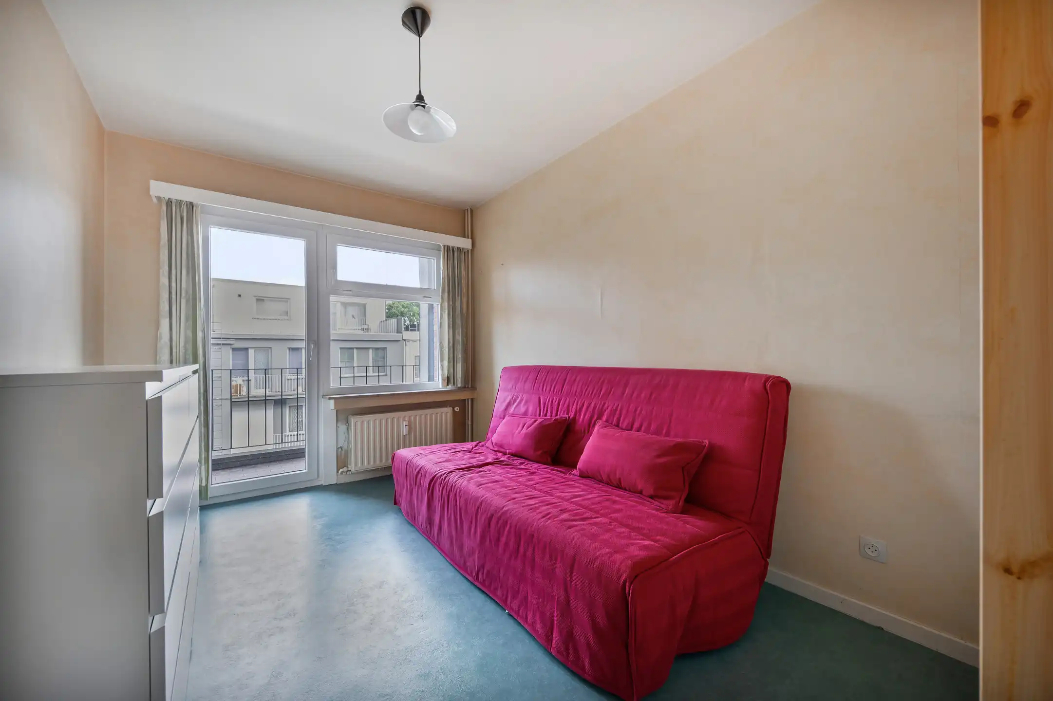 Appartement met 2 slaapkamers en terras op goede locatie foto 17