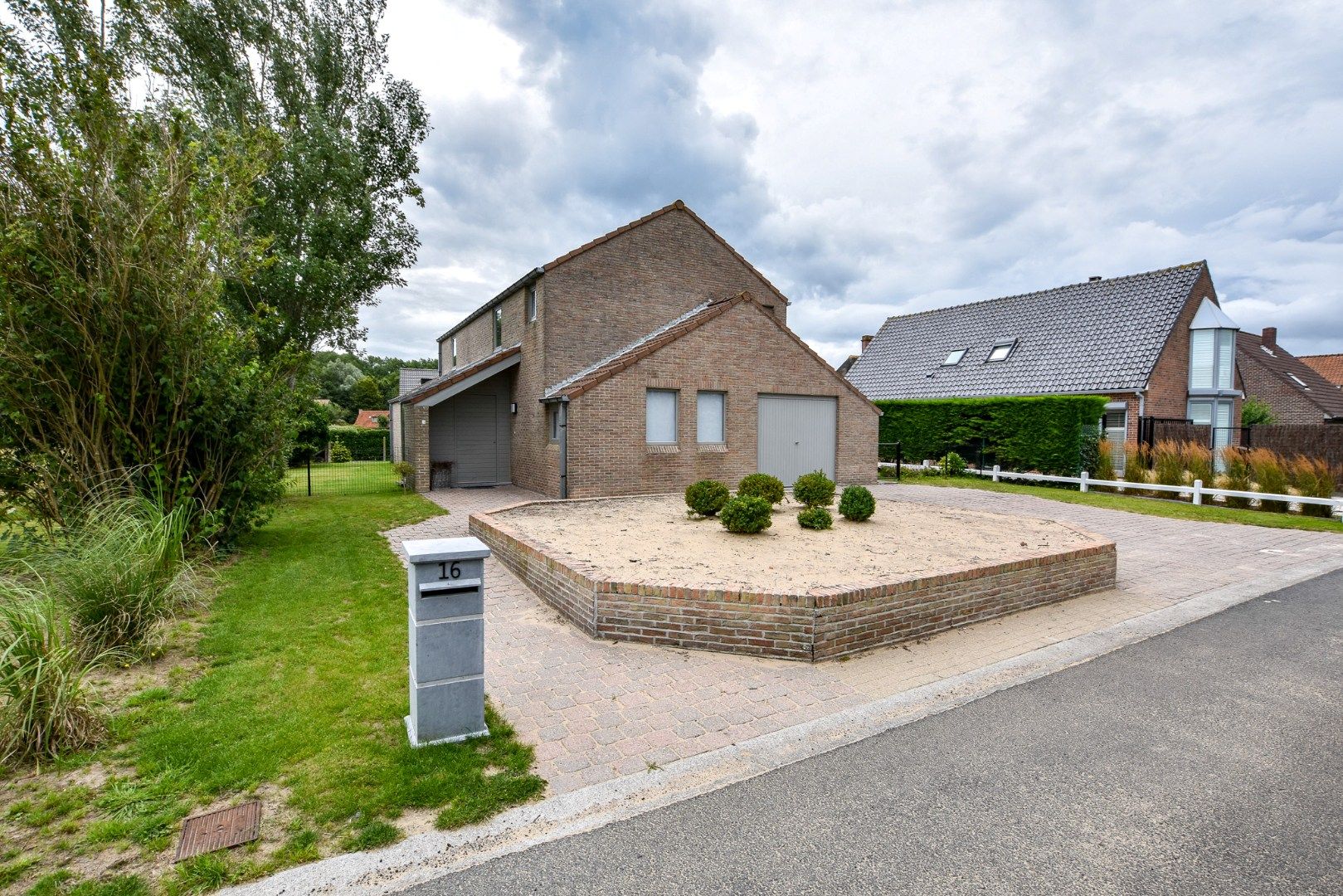 Residentieel gelegen villa op 740m² te Oostduinkerke.  foto 24